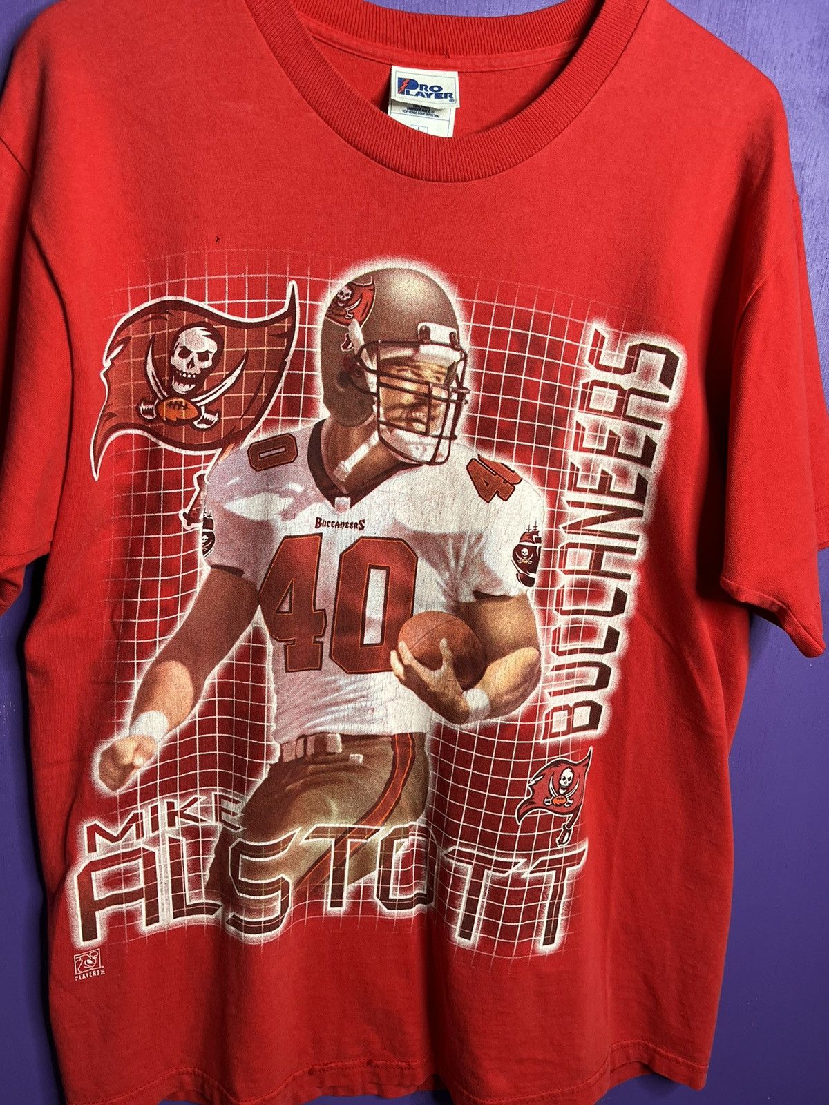 NFL × Pro Player × Vintage Vintage 90s Pro player Buccaneers Mike Alstott t-shirt Size US L / EU 52-54 / 3 - 3 Thumbnail