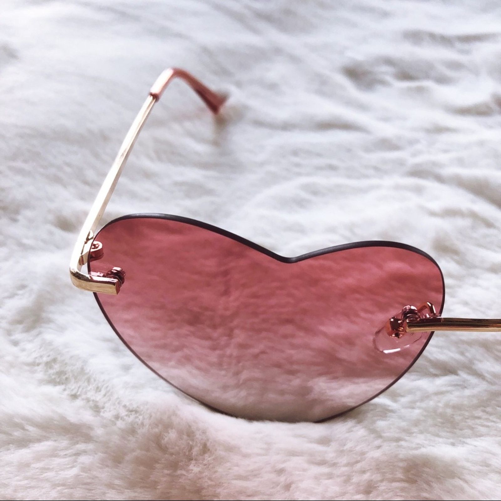 Other Miley Light Pink Gradient Heart Sunglasses Size ONE SIZE - 9 Thumbnail