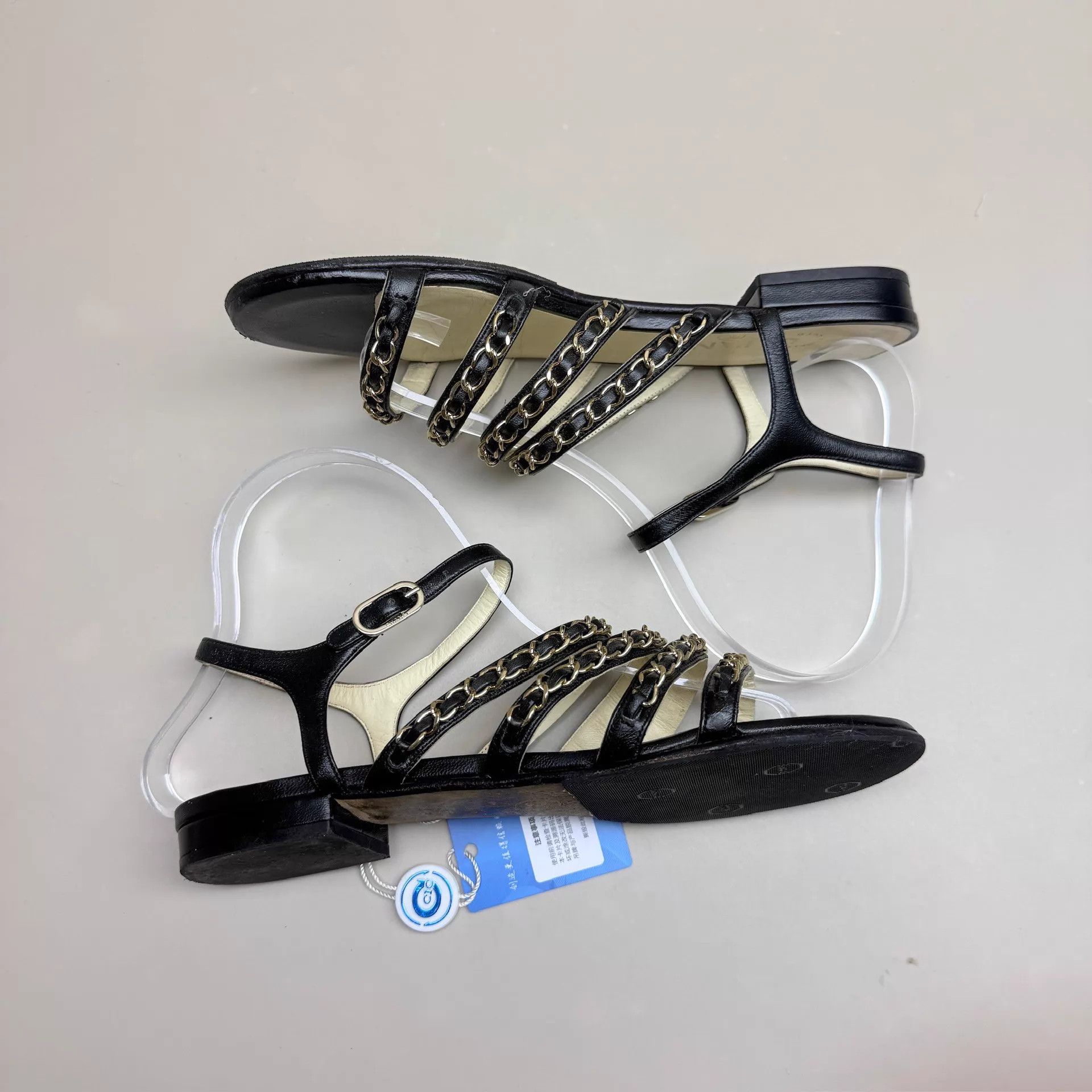Chanel CHANEL Black & Gold Chain CC Sandals Size 37 95 New Size US 6.5 / IT 36.5 - 4 Thumbnail