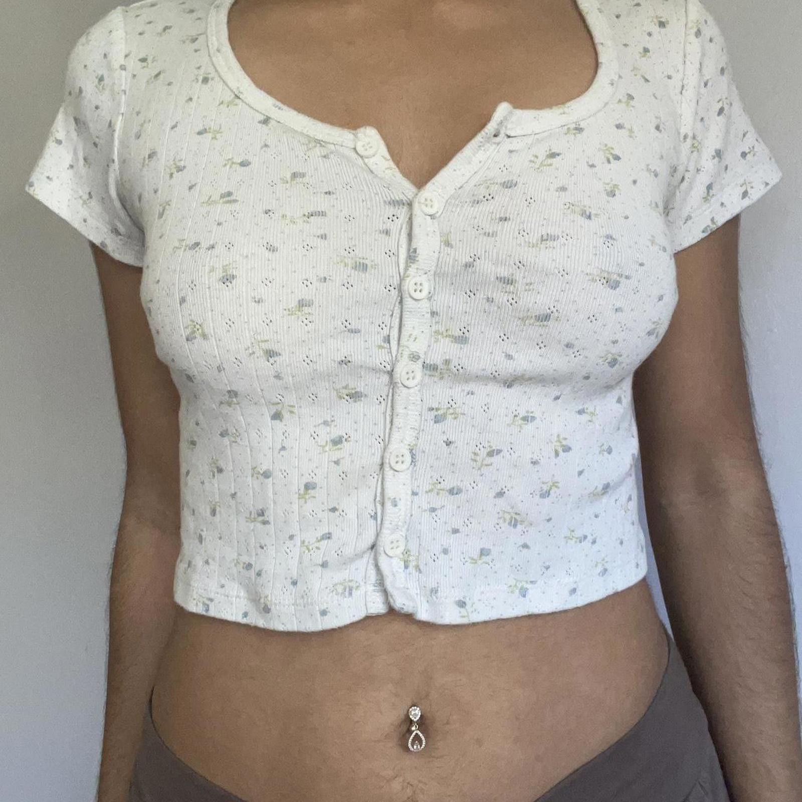 Other White floral cropped button-up top with a cute, casual vibe Size S / US 4 / IT 40 - 1 Thumbnail