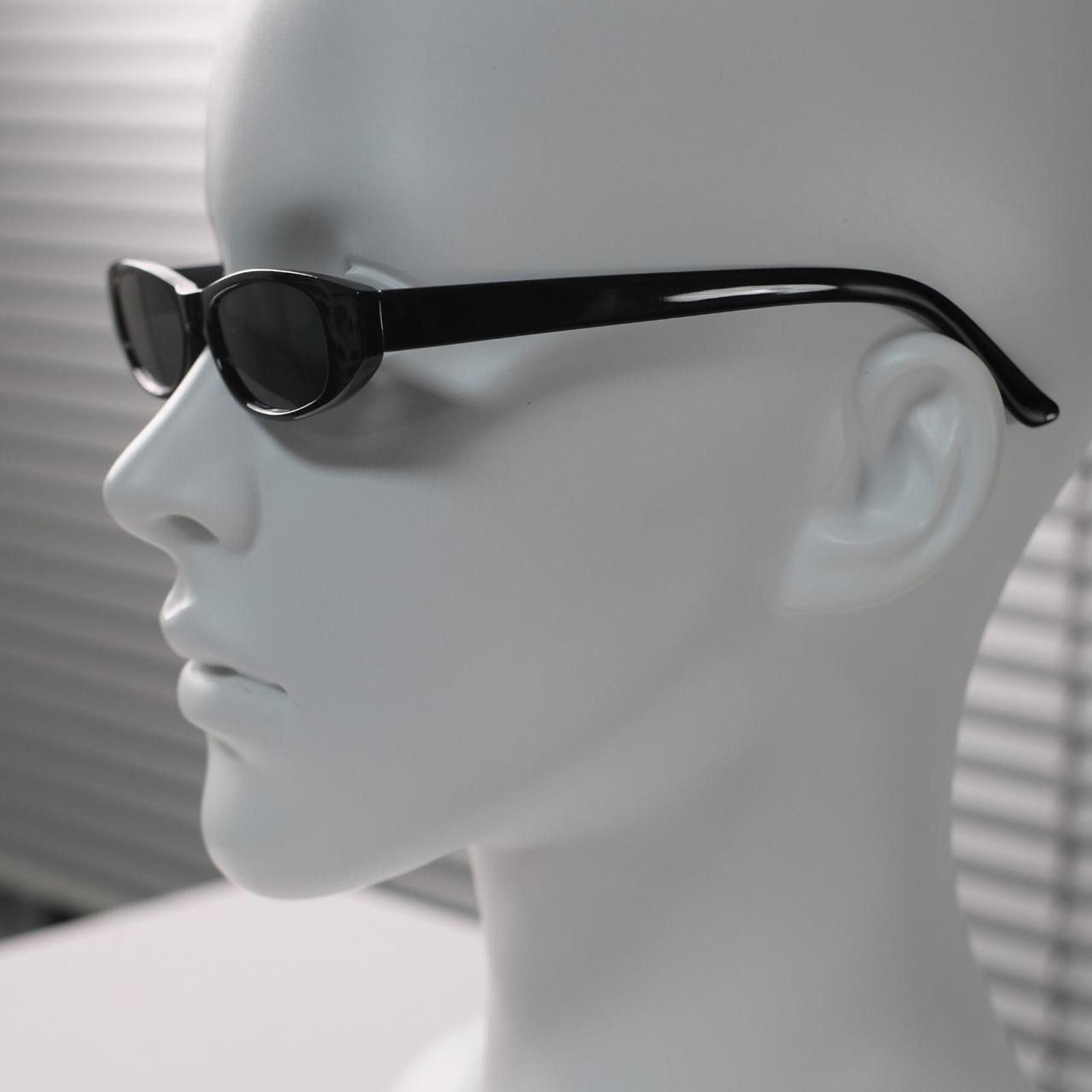 Japanese Brand Y2k Vtg Avant Garde Rectangular Black Sunglasses Unisex OS Size ONE SIZE - 2 Thumbnail