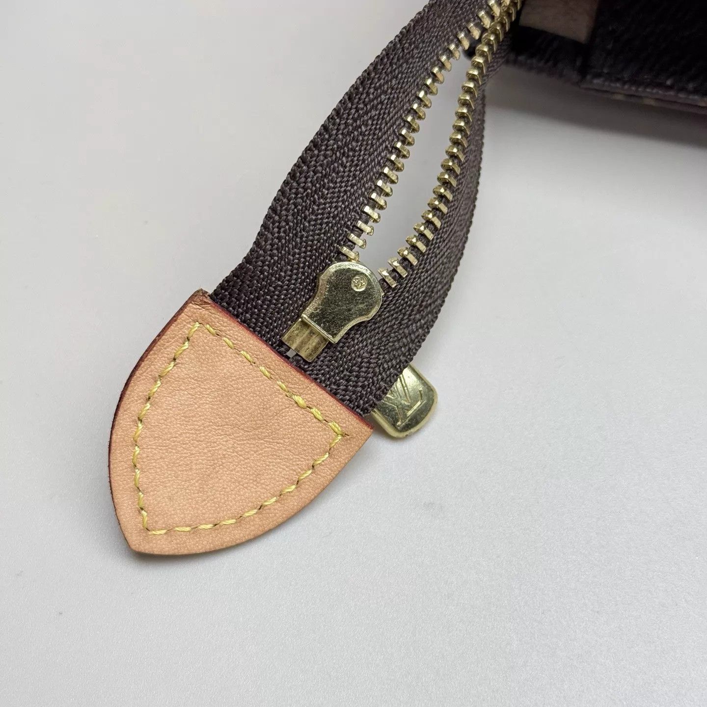 Louis Vuitton LV Monogram Toiletry Pouch 26 Brown Near Mint Size ONE SIZE - 5 Thumbnail