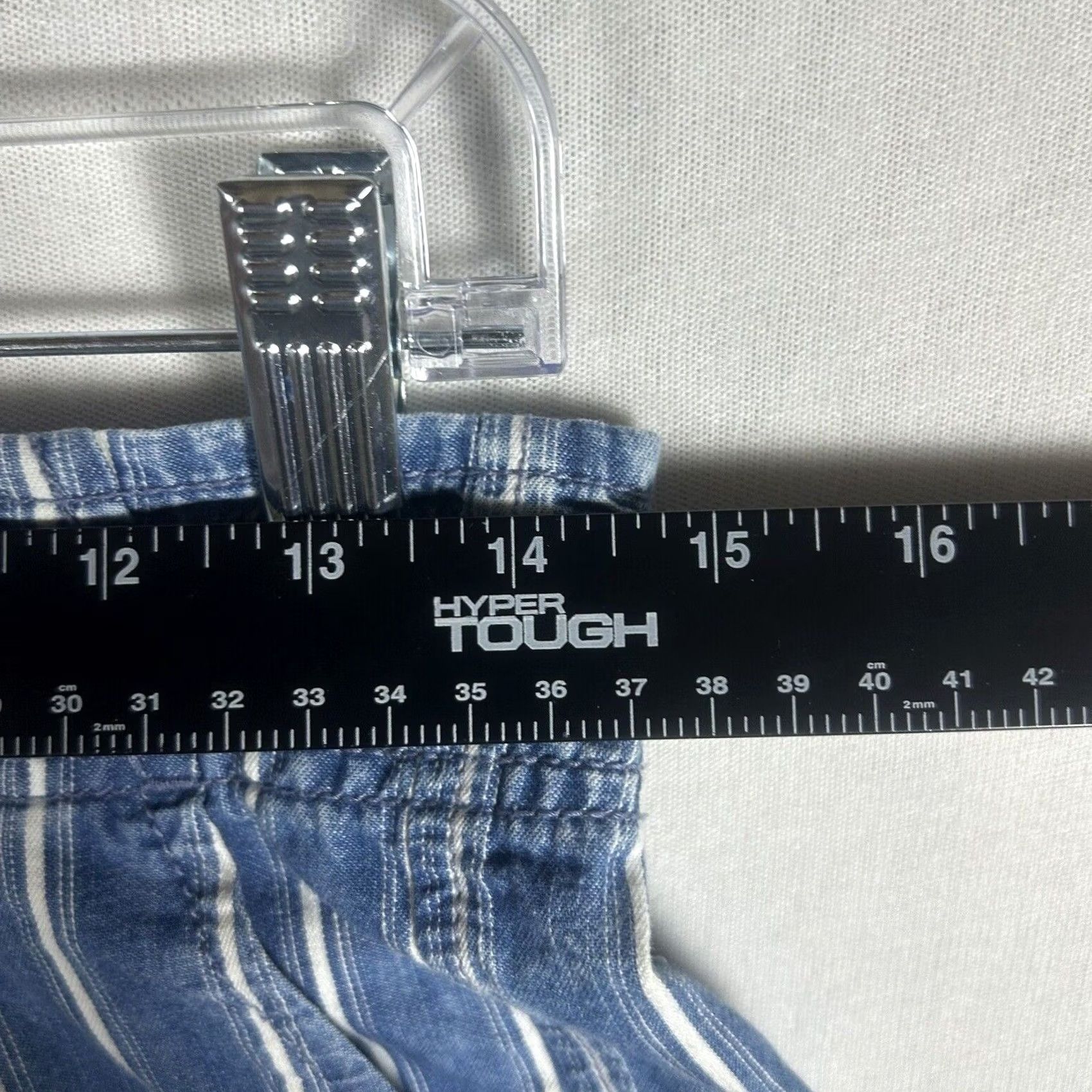 American Eagle Outfitters American Eagle Outfitters Jean Shorts Womens Size 2 Blue Striped Mom Style 2.5" Inseam AEO Size 26" / US 2 / IT 38 - 4 Thumbnail