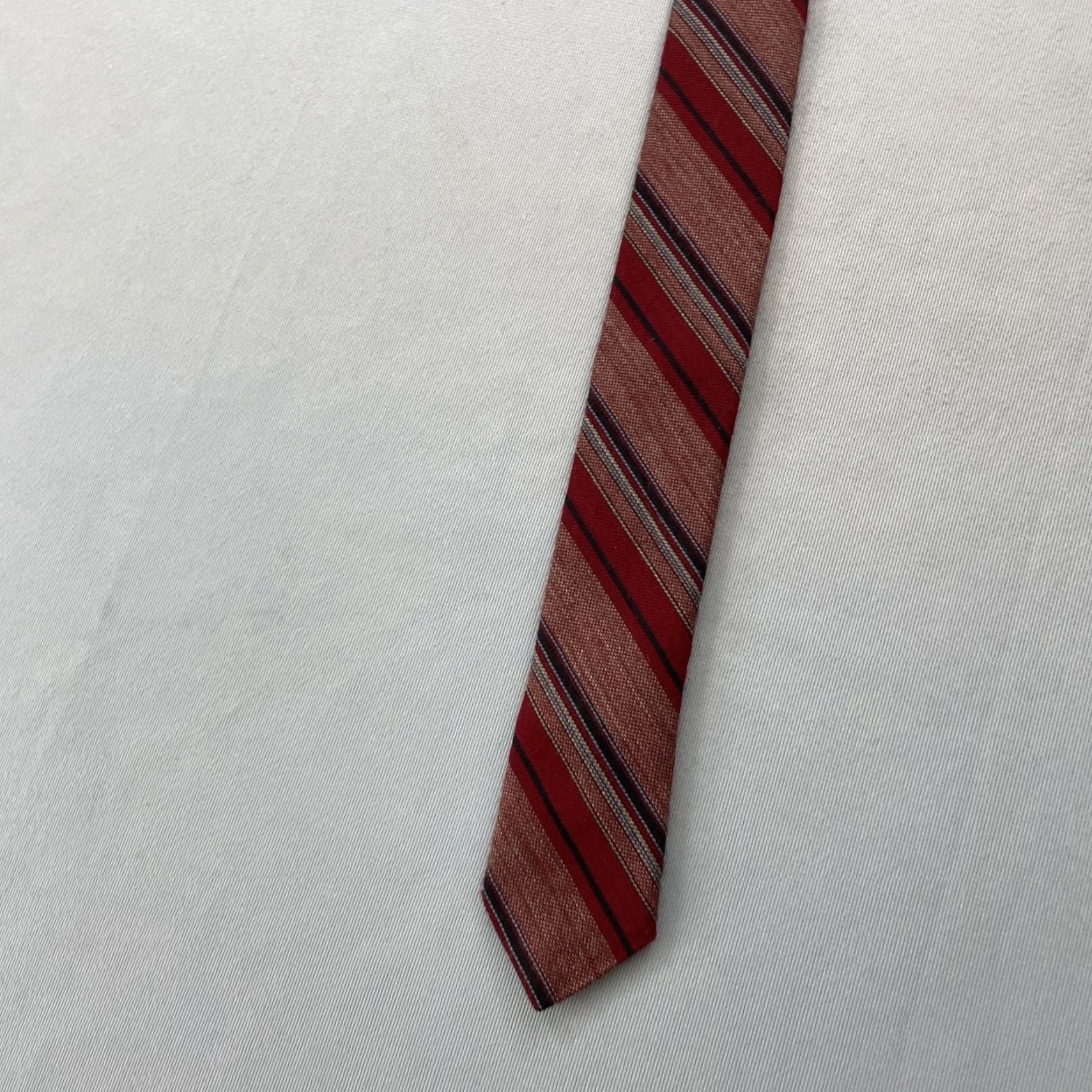 Vintage VINTAGE Stacy Stavy Cravats Wool Repp Tie 2" Slim Stripe Red Texture Poly Blend MCM Mod 2x54 Capsule Slim Necktie Mens Size ONE SIZE - 3 Thumbnail