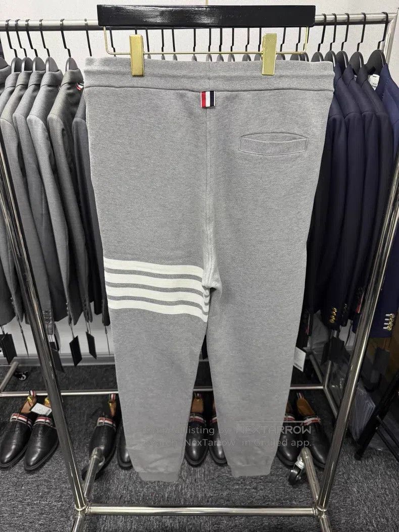 Thom Browne Thom Browne size 3 Light Grey Sweatpants Size US 28 / EU 44 - 2 Thumbnail