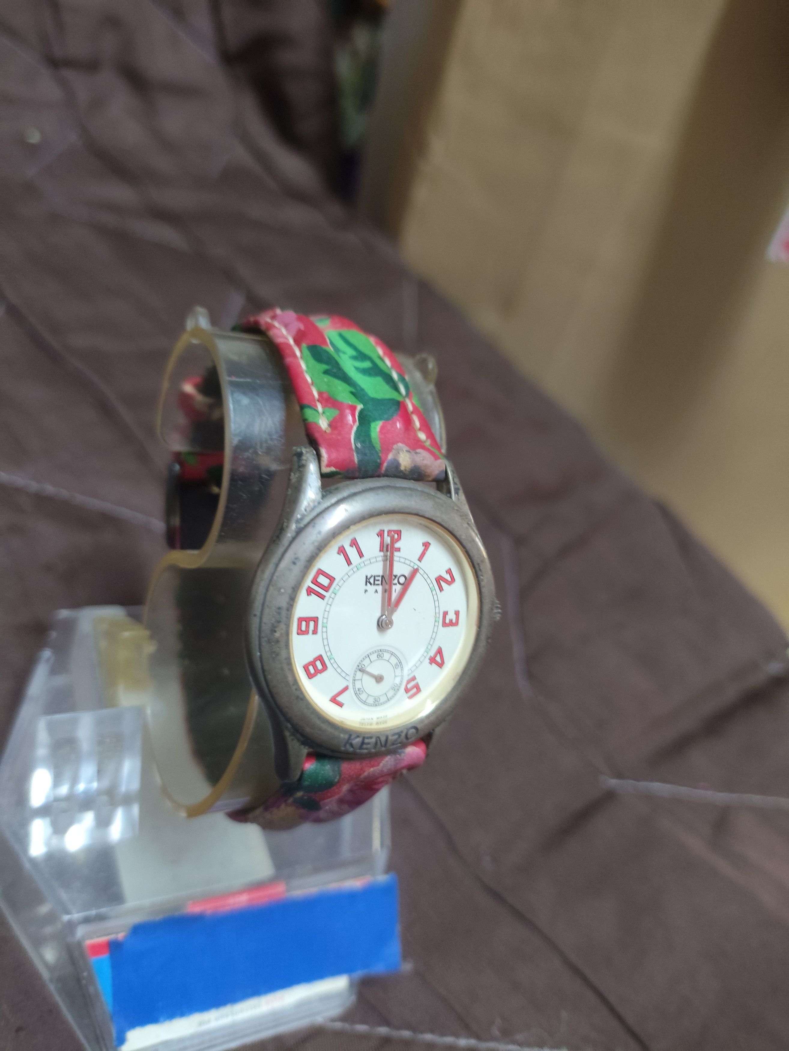 Designer Vintage KENZO JAPAN WATCH Authentic Item (Floral Design) Size ONE SIZE - 5 Thumbnail