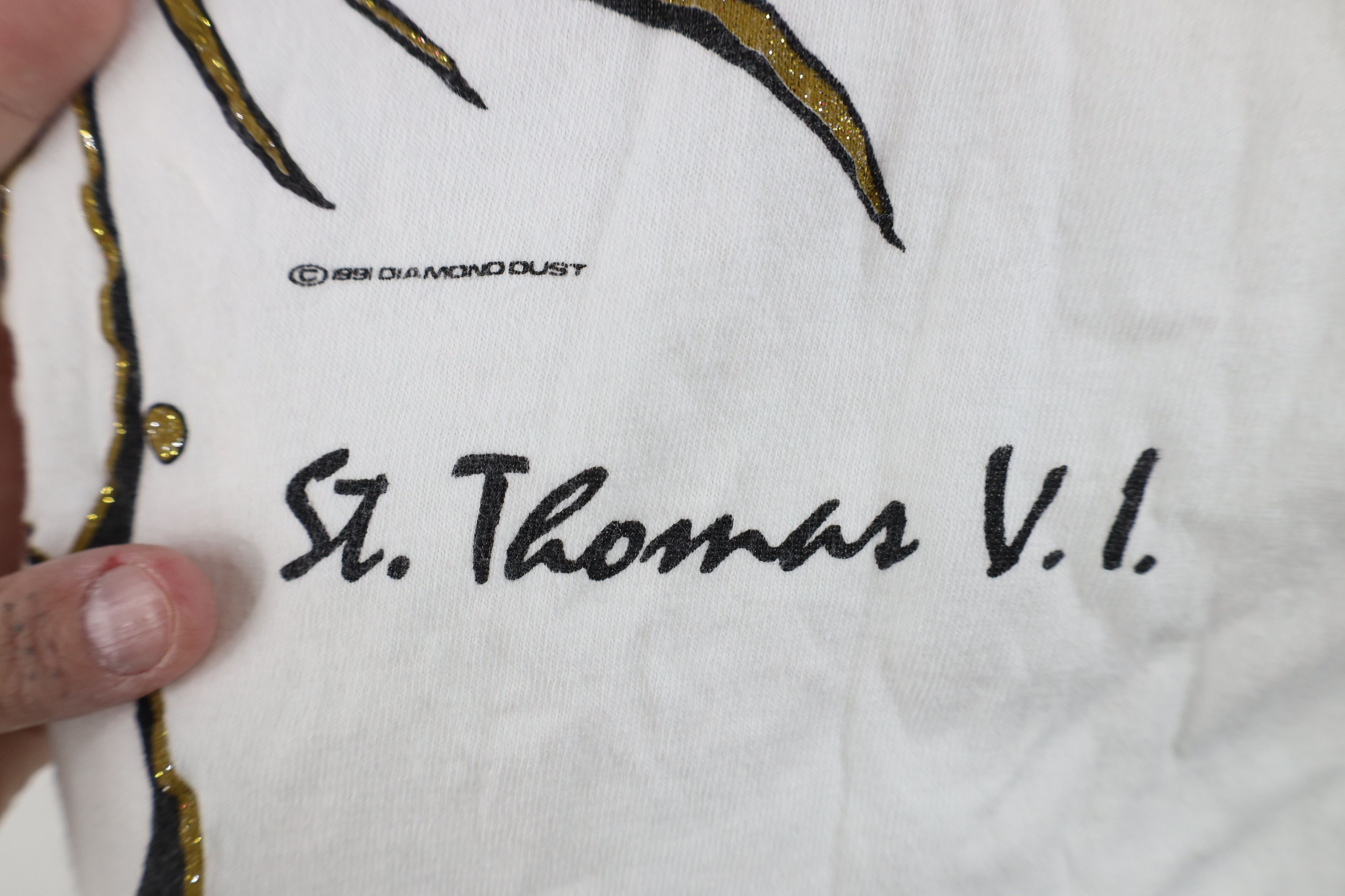 Vintage Vintage 90s Streetwear Islands Metallic Fish T-Shirt USA Size L / US 10 / IT 46 - 6 Thumbnail