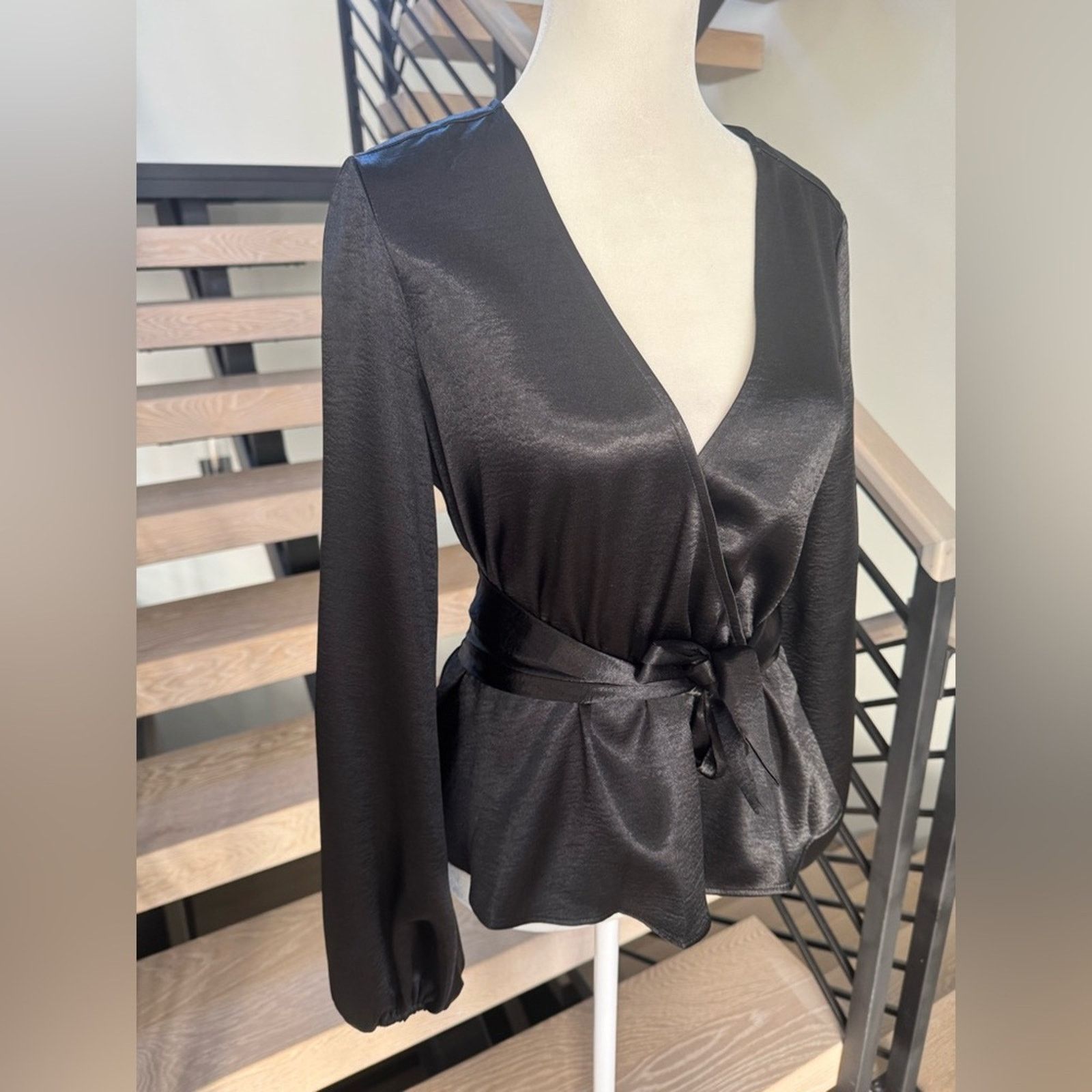 Other New Y2K Guess Black Satin Wrap Top size XS Size S / US 4 / IT 40 - 5 Thumbnail