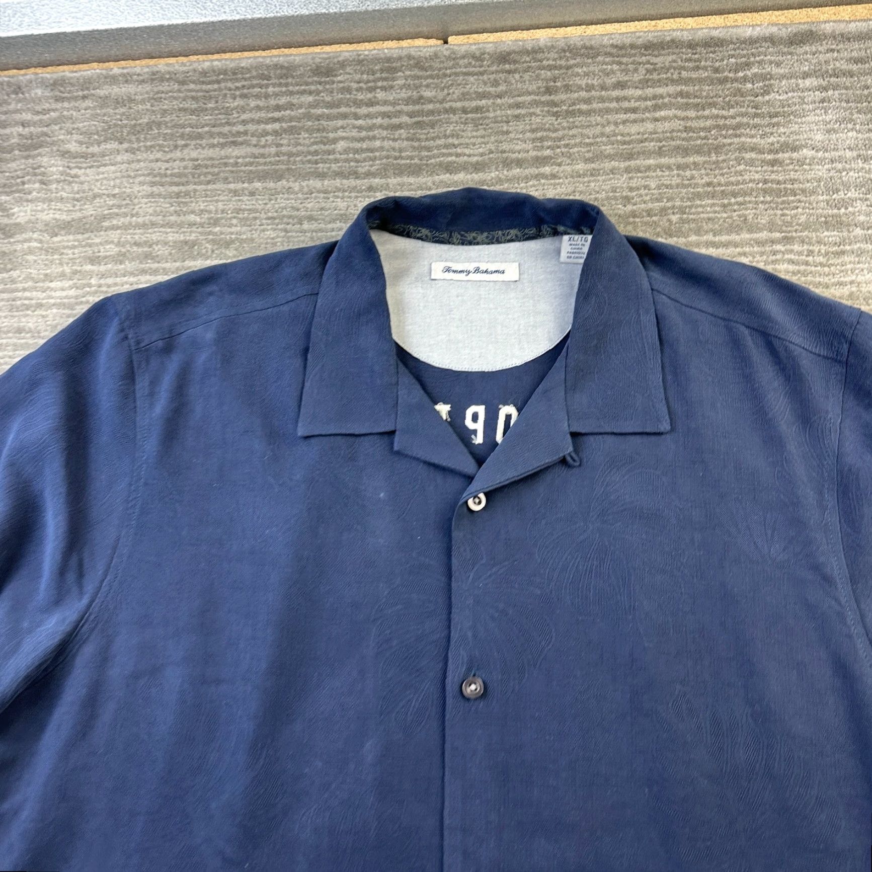 Tommy Bahama Tommy Bahama Shirt Mens XL Blue Silk Panel Back Tropical Touchdown/Island Zone Button-Up Short Sleeve Geometric Pattern Casual Travel Size US XL / EU 56 / 4 - 4 Thumbnail