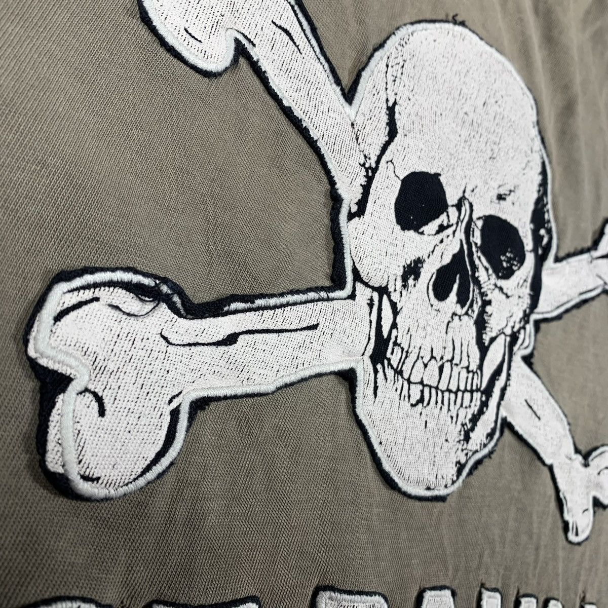 Vintage ST PAULI FC Embroidered Skull Print Vintage T-shirt Tee XXL Size US XXL / EU 58 / 5 - 2 Thumbnail