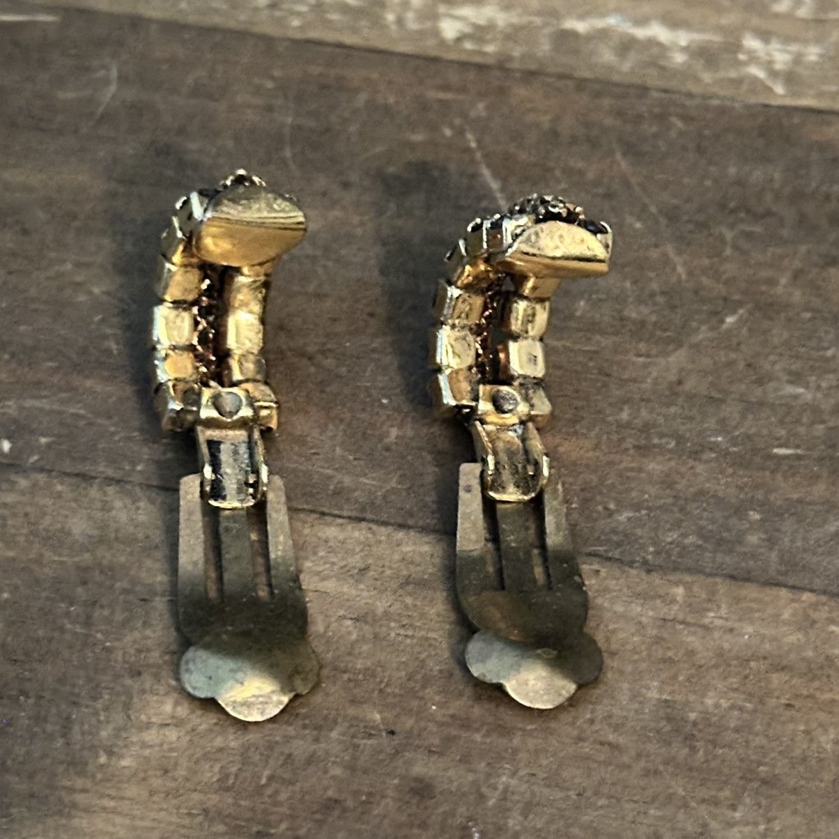 Vintage Vintage gold Austria crystal curved hoop clip on earrings Size ONE SIZE - 5 Thumbnail