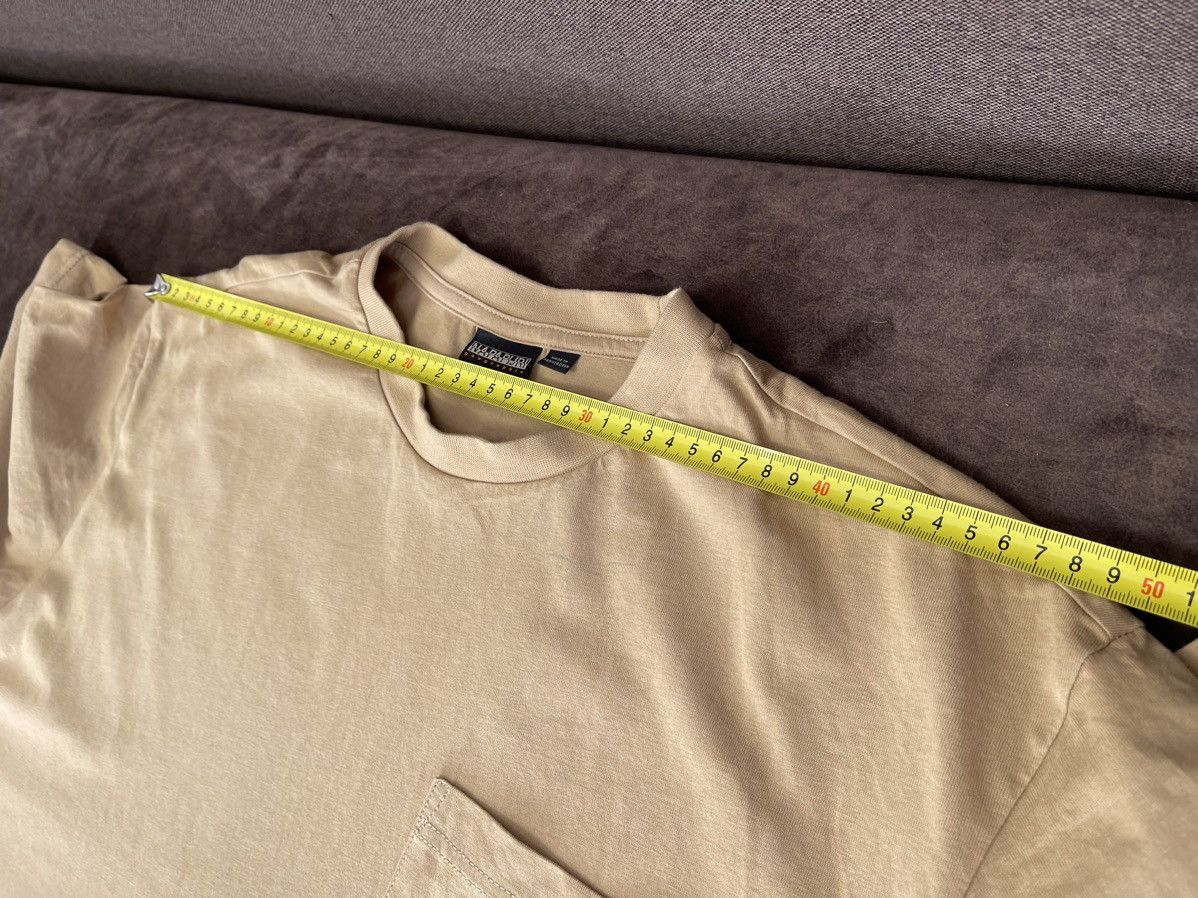 Napapijri NAPAPIJRI Embroidered T-Shirt Pocket Patch Logo Tee Size US L / EU 52-54 / 3 - 9 Thumbnail