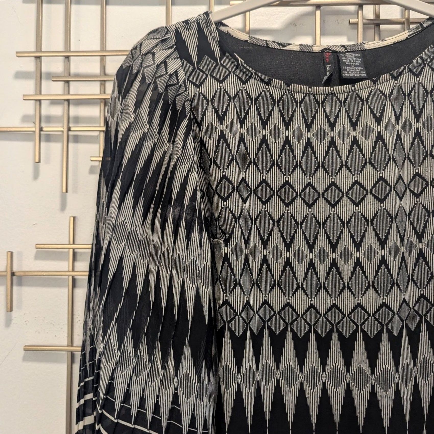 Vintage Fire Los Angeles Black Cream Geometric Print Pleated Bell Sleeve Shift Mini Dress Womens M Size M / US 6-8 / IT 42-44 - 4 Thumbnail