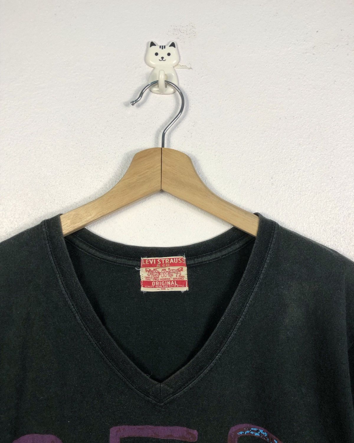 Levi's Rare Vintage Levi's V Neck Tee Size US L / EU 52-54 / 3 - 5 Thumbnail