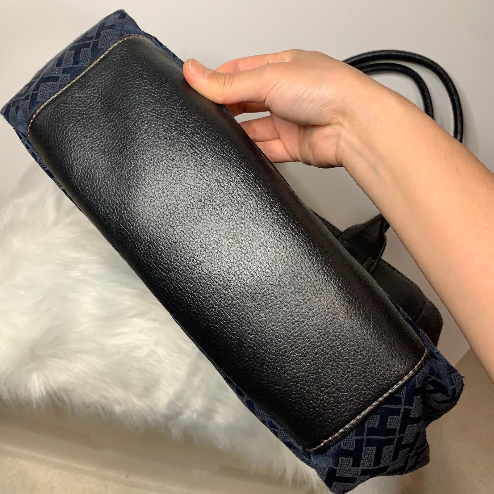 Tommy Hilfiger Tommy Hilfiger Women's Tote Navy Blue Handbags Size ONE SIZE - 7 Thumbnail