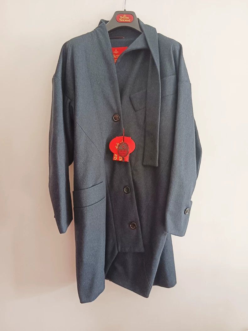 Vivienne Westwood Vivienne Westwood A wool coat for a woman with asymmetrica Size M / US 6-8 / IT 42-44 - 1 Thumbnail