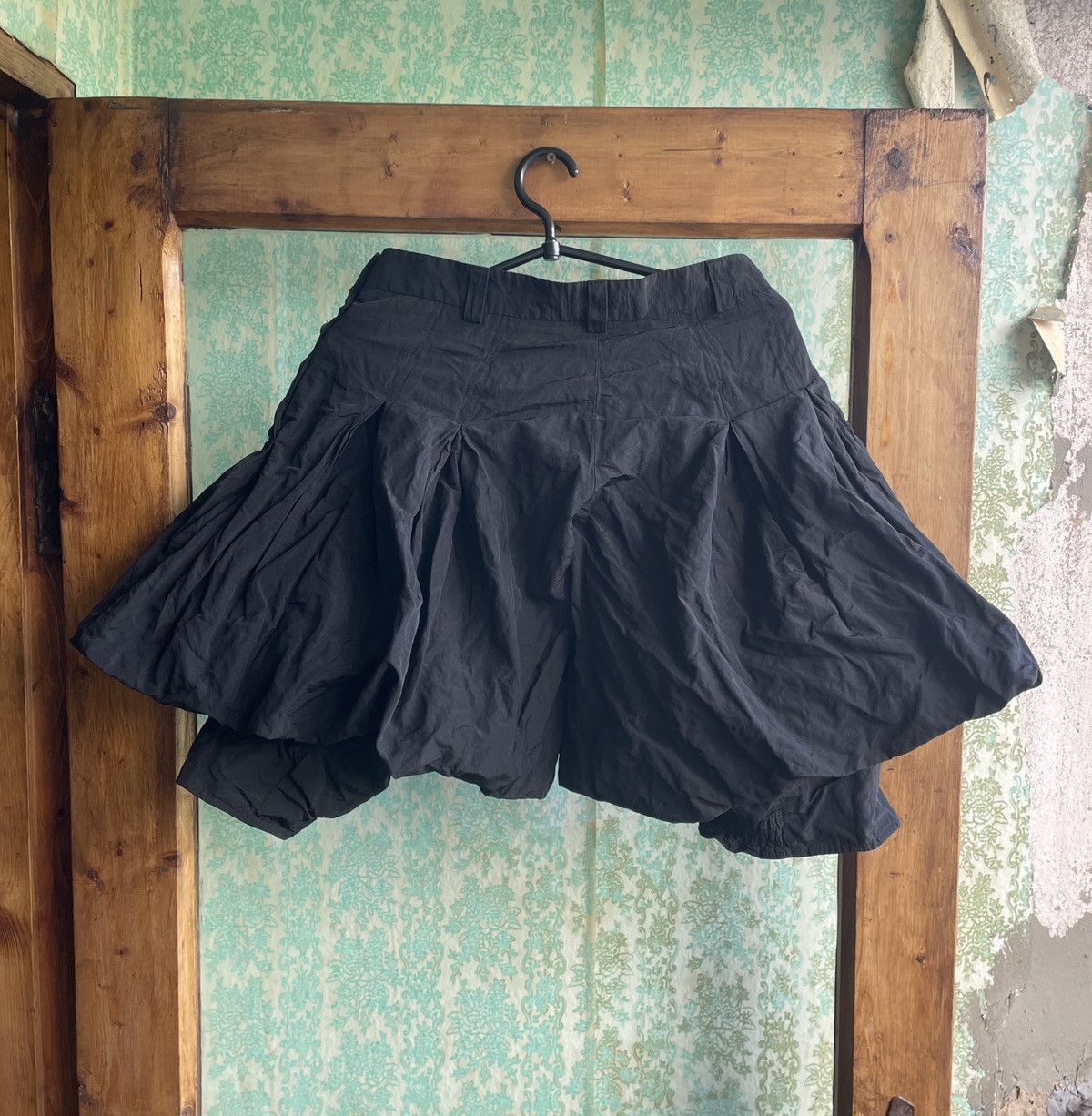 Emporio Armani Emporio Armani Black Asymmetric Balloon Hakama Shorts Skirt Size 26" / US 2 / IT 38 - 15 Thumbnail