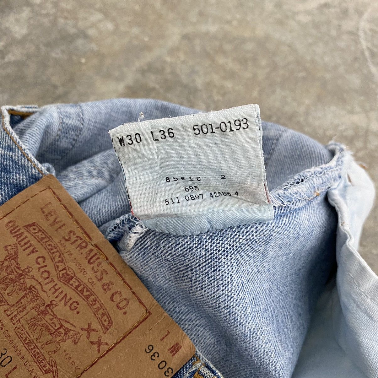 Levi's Size 29x36 Vintage 1997 Levis 501 Faded Blue Denim Jeans Size US 29 - 25 Thumbnail