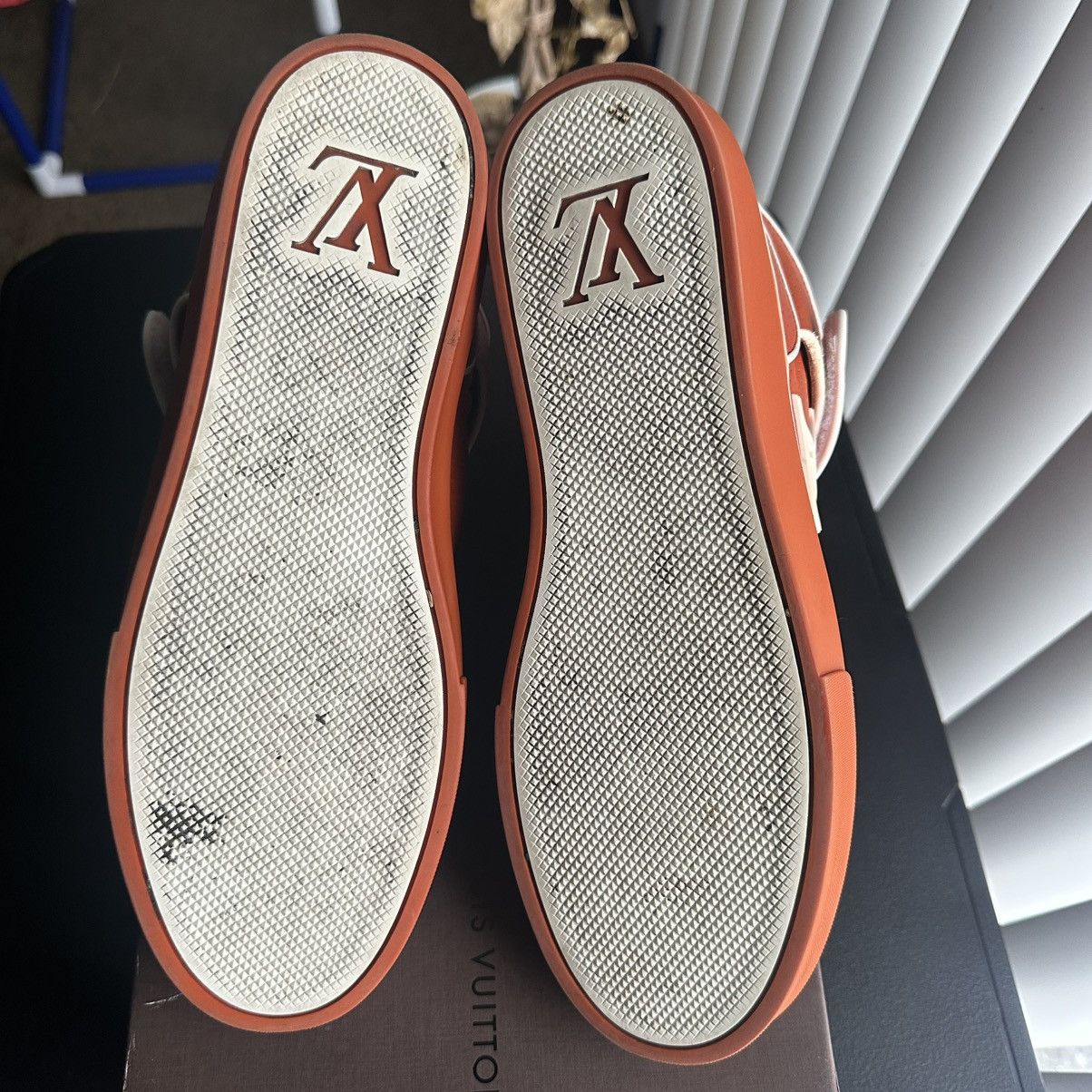 Louis Vuitton Louis Vuitton Mid Top ACAPULCO LEATHER Size US 10 / EU 43 - 8 Thumbnail
