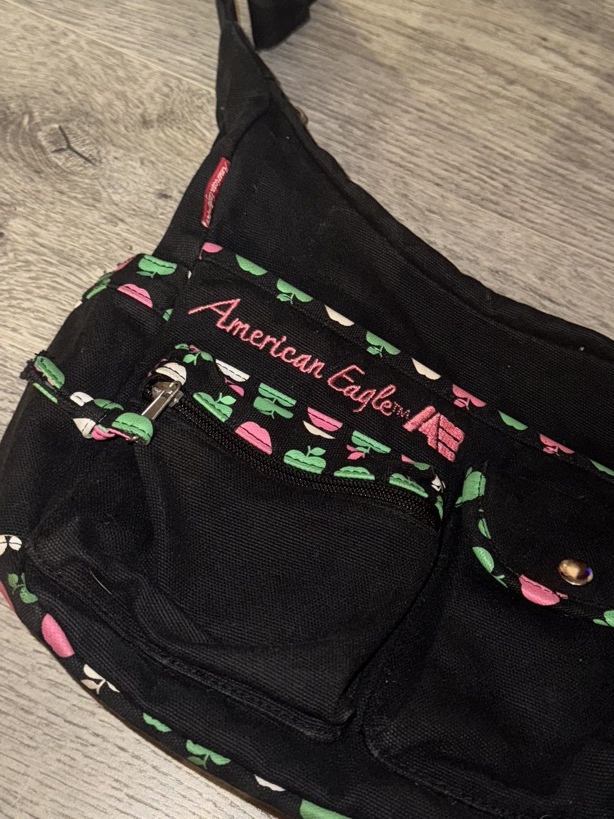 American Eagle Outfitters American Eagle Outfitters Vintage Y2K Shoulder Bag! Size ONE SIZE - 11 Thumbnail