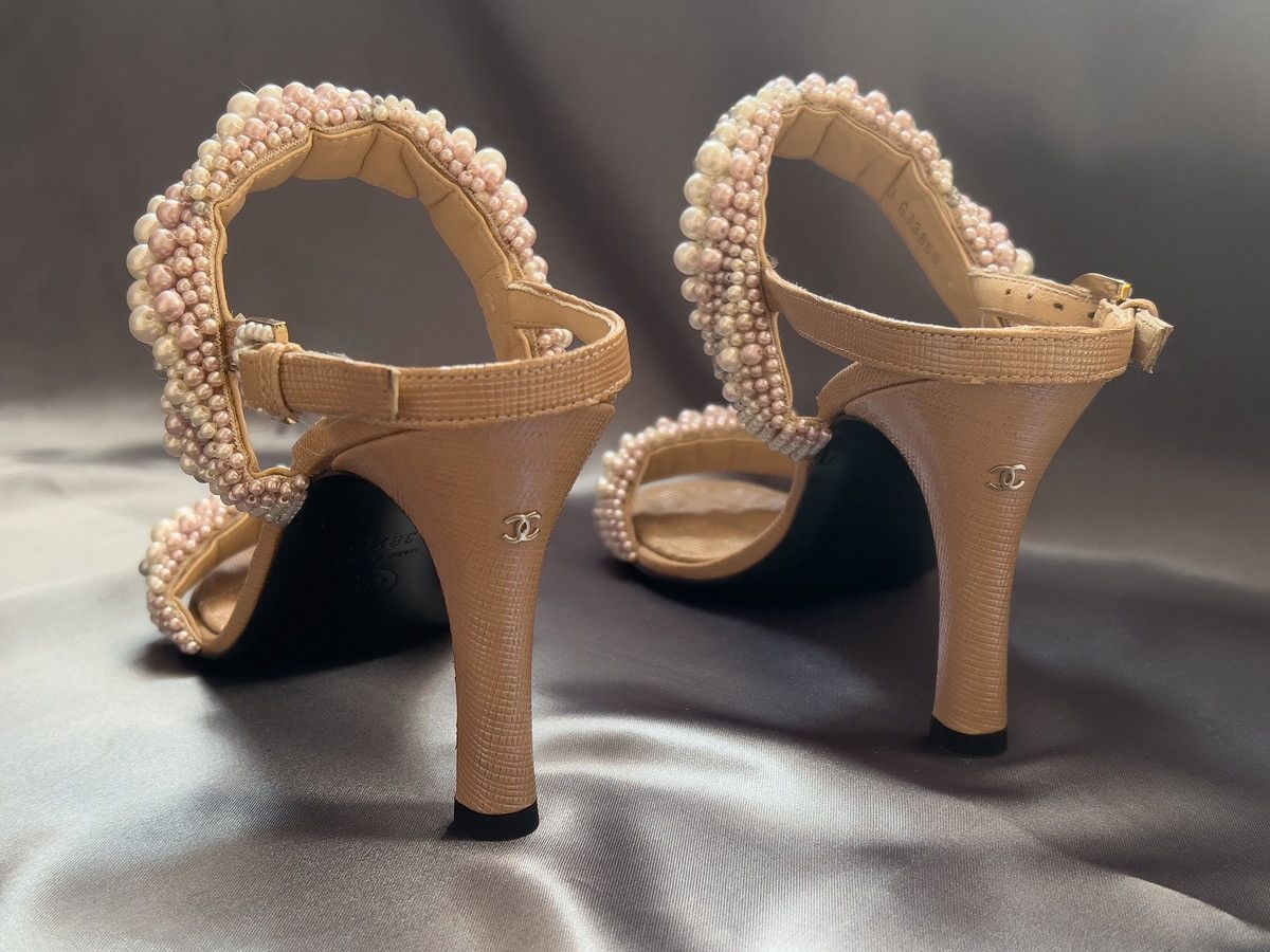 Chanel High heels Chanel in beige leather and pearls Size US 7.5 / IT 37.5 - 4 Thumbnail