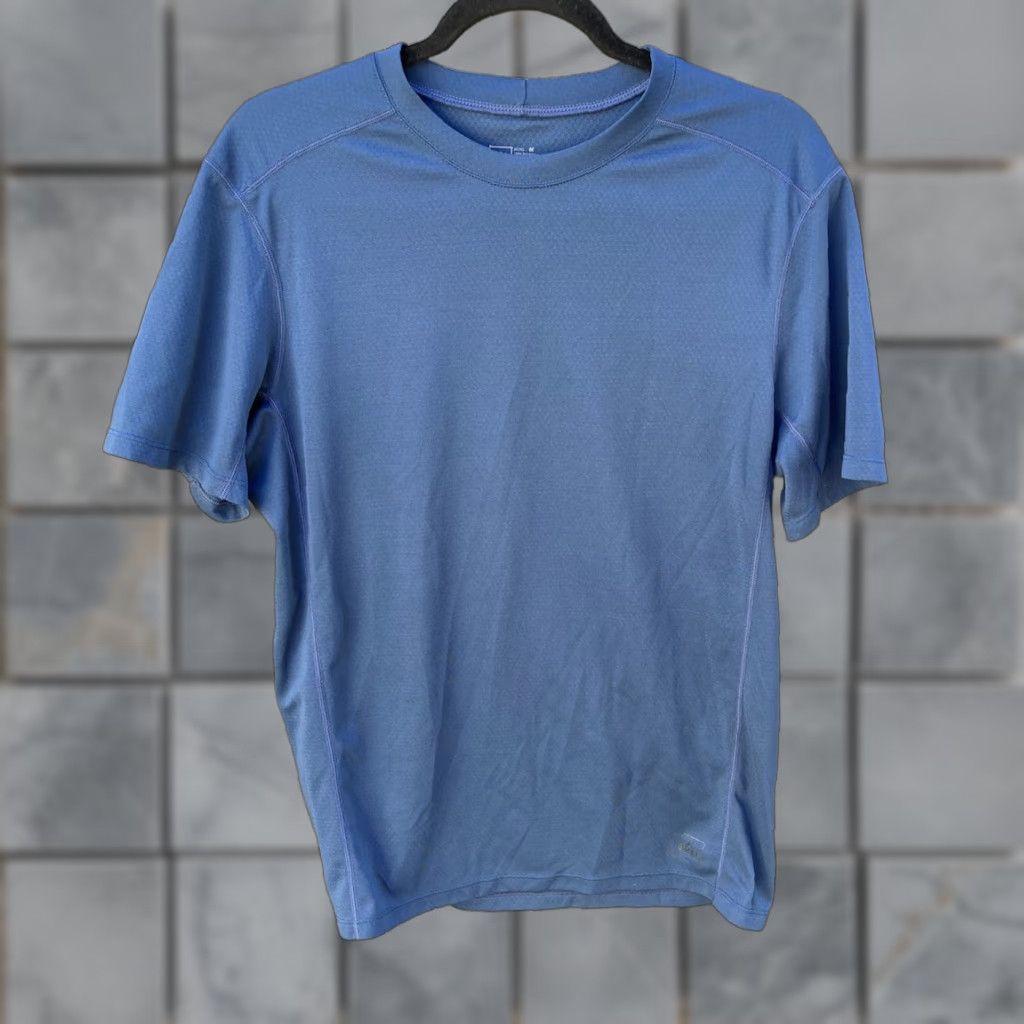 Vintage REI Co-OP Men’s Blue Solid SS T-Shirt M Poly Breath Stretch Run Activewear Light Gym Shirt Size US M / EU 48-50 / 2 - 1 Thumbnail