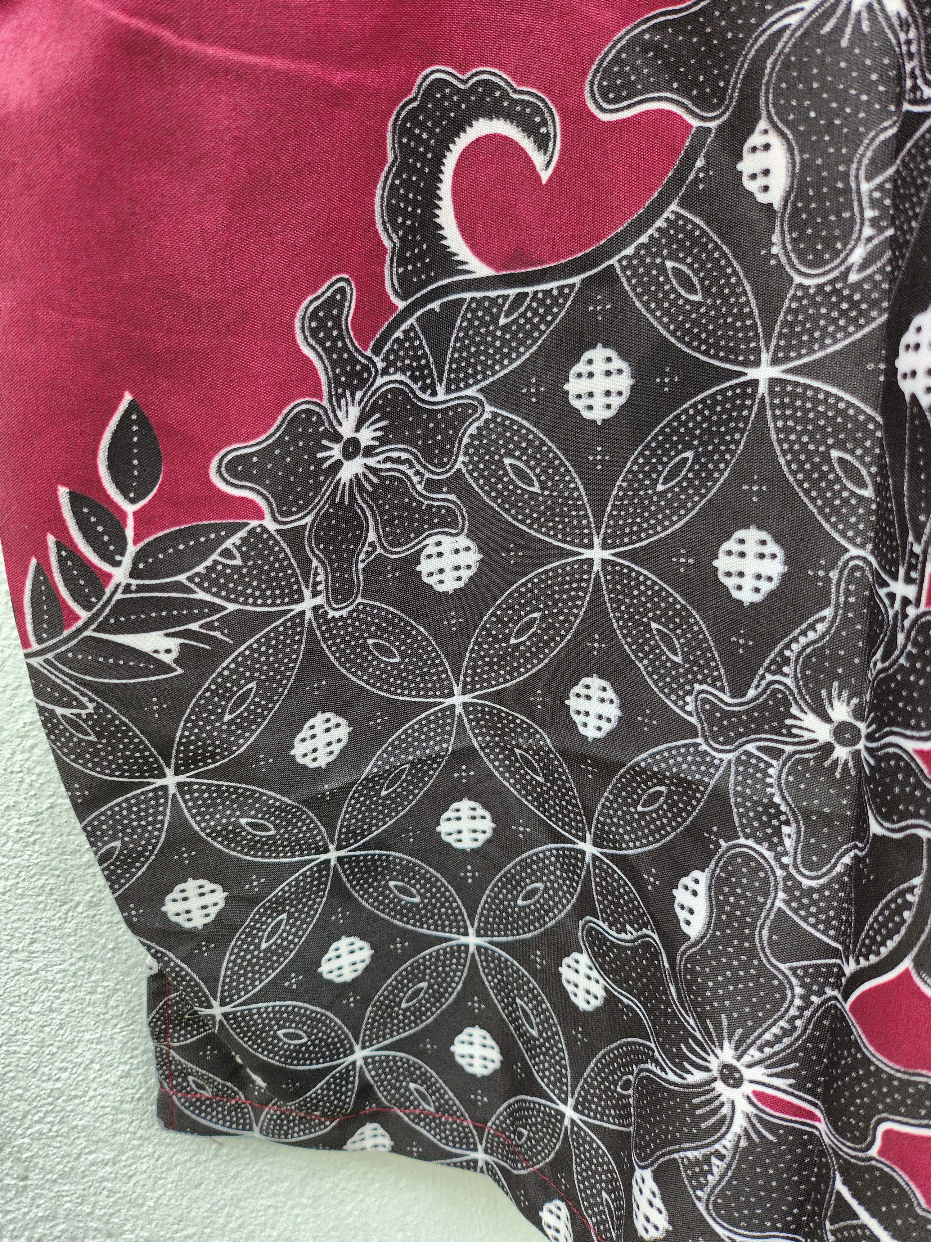 Batik Bay × Japanese Brand 💥Batik Motif Hawaiian Style Shirt Size US XL / EU 56 / 4 - 12 Thumbnail