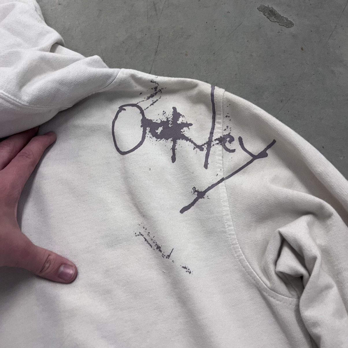 Oakley × Vintage CRAZY Y2K Vintage Oakley Women's Zip Up Skull Embroidered M Size M / US 6-8 / IT 42-44 - 4 Thumbnail