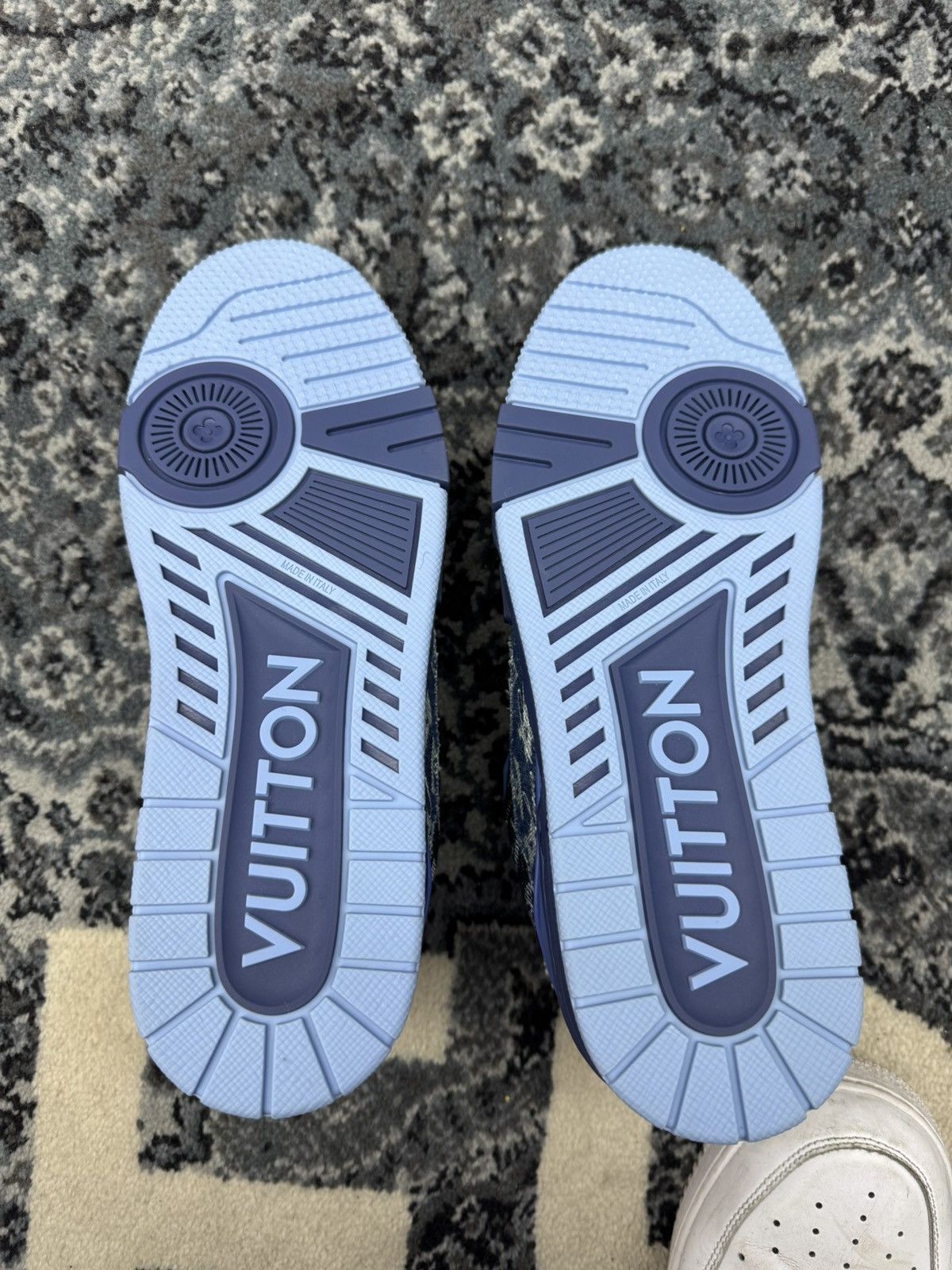 Louis Vuitton Louis Vuitton denim trainers Size US 9 / EU 42 - 11 Thumbnail