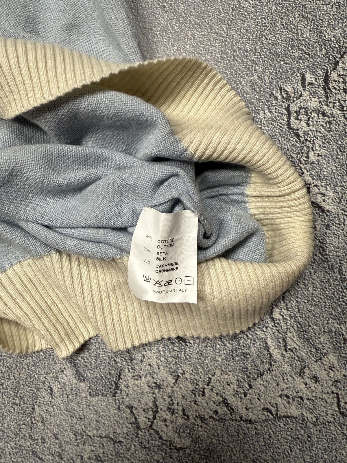 Corneliani CORNELIANI V-NECK WOOL SWEATER Size US L / EU 52-54 / 3 - 8 Thumbnail