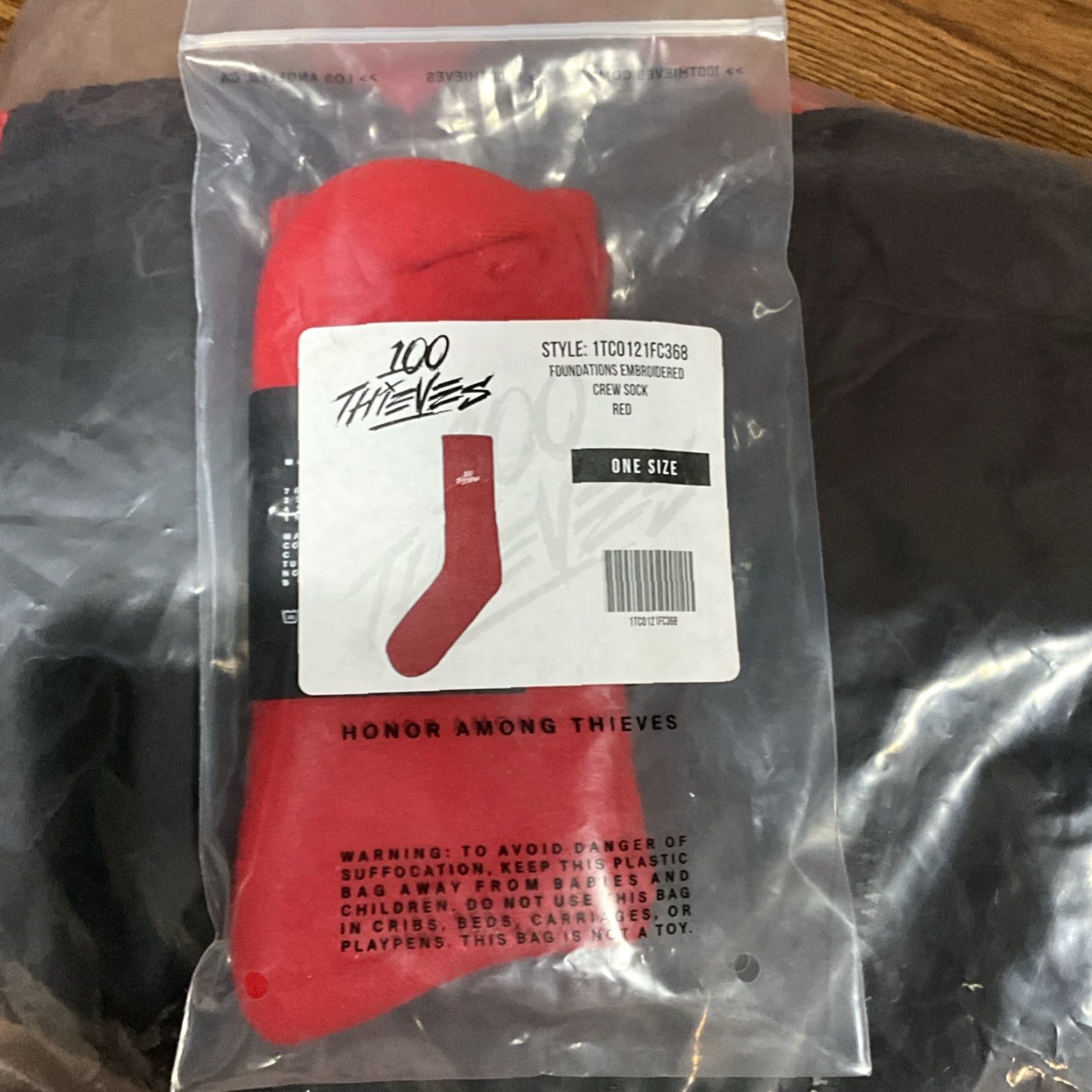 100 Thieves 100 Thieves Jacket XL Red/Black Puffer Zip Full Zip Logo Mens 100 Thieves FW22 NWT Winter Casual Size XL Size US XL / EU 56 / 4 - 3 Thumbnail