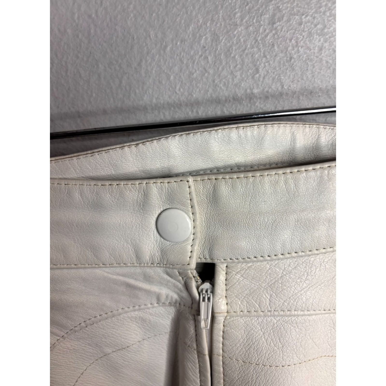 Vintage VINTAGE Jitrois White Leather Skirt Size 36 Women Short Pencil 90s Grunge France Leather Zipper Regular XS? Size 25" / US 0 / IT 36 - 3 Thumbnail