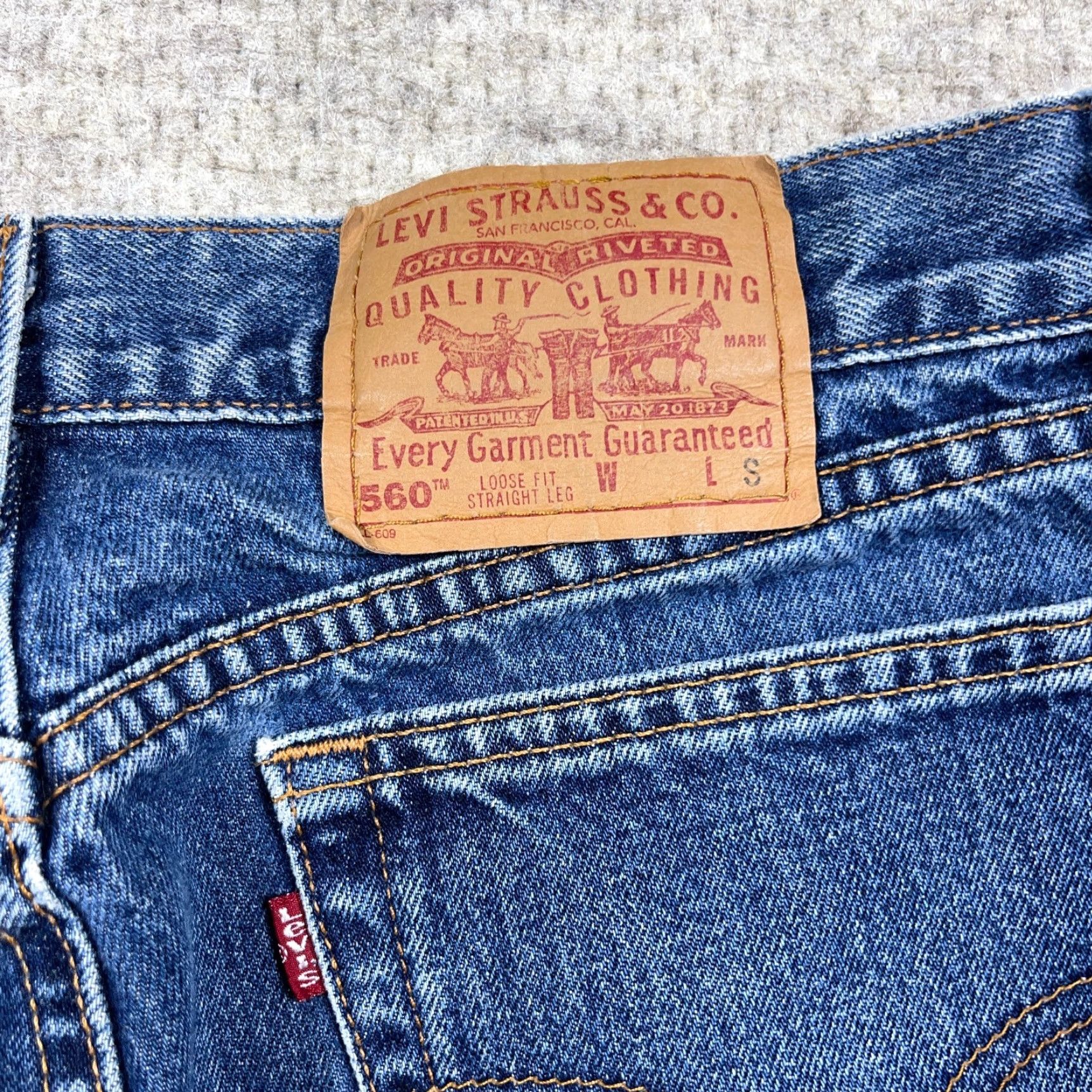Levi's VINTAGE Levi's Jeans Women 14 32x29 560 Straight Leg Baggy Relaxed Blue Denim 80s 90s USA Mens? Size 36" / US 14 / IT 50 - 6 Thumbnail