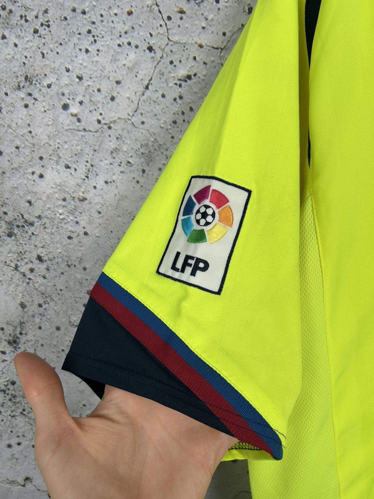 Nike Vintage FC Barcelona Messi Nike Soccer Jersey Football Rare Size US XL / EU 56 / 4 - 5 Thumbnail
