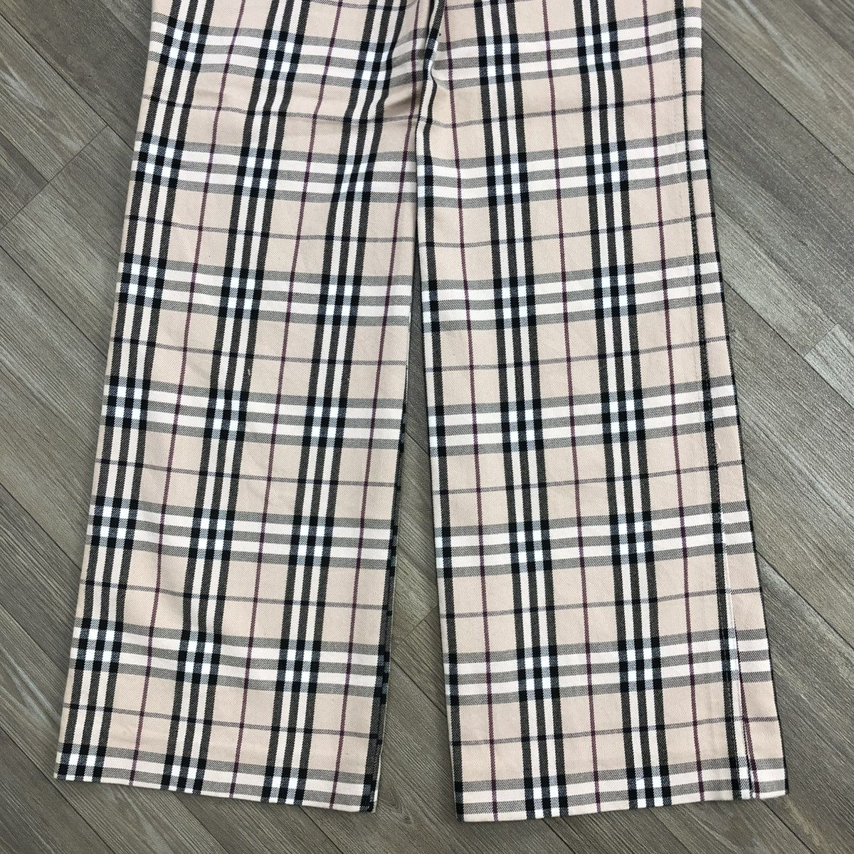 Burberry Vintage Burberry London Blue Label Nova Check Flated Pants Size US 27 - 14 Thumbnail