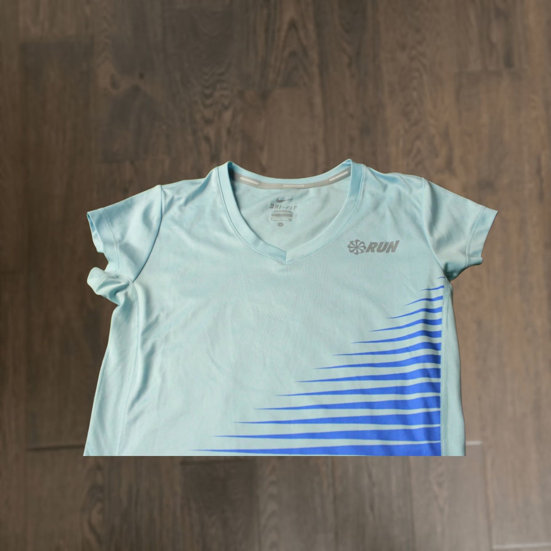 Nike NIKE RUN RUNNING DRI-FIT ORIGINAL WOMENS TRAINING SHIRT JERSEY TEE SIZE S BLUE Reflective Logos Training 90s Run Womens Size S / US 4 / IT 40 - 1 Thumbnail