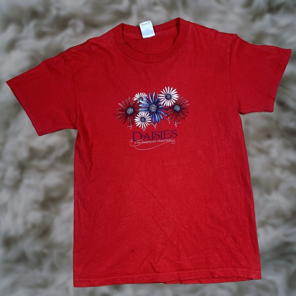 Delta Delta Pro Weight T-Shirt Mens S Small Red Daisies Short Sleeve Cotton Graphics Size US S / EU 44-46 / 1 - 1 Thumbnail