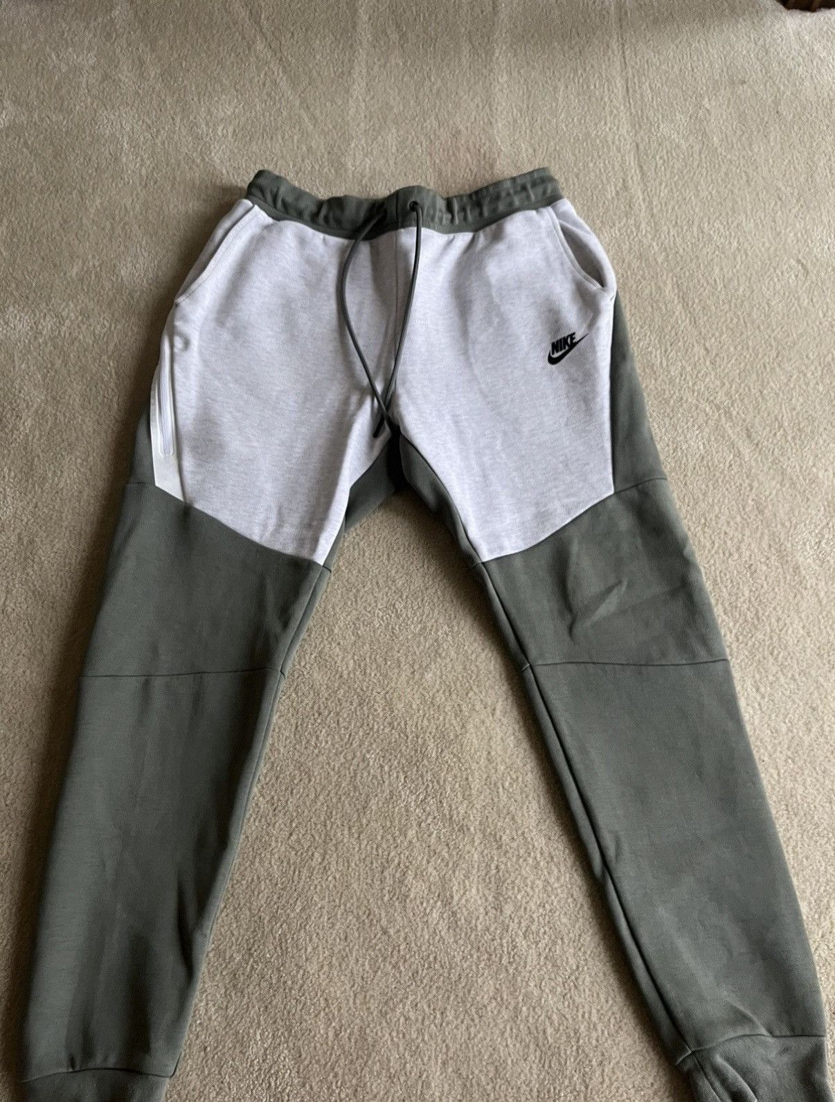 Nike Nike Tech Joggers Size US 32 / EU 48 - 1 Thumbnail