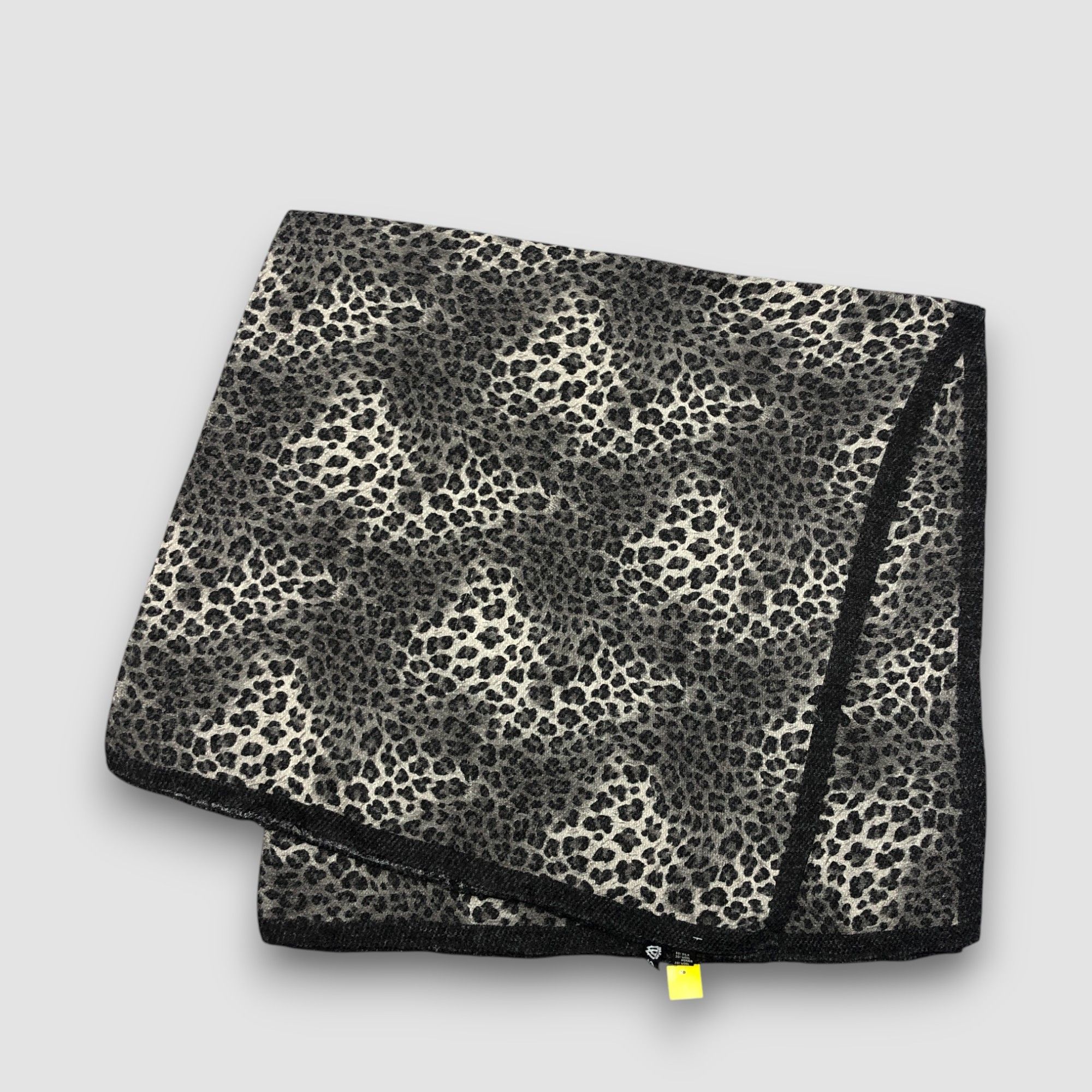 Japanese Brand Vintage Due Cuori Scarf Leopard Wool Cashmere Scarves. Size ONE SIZE - 4 Thumbnail