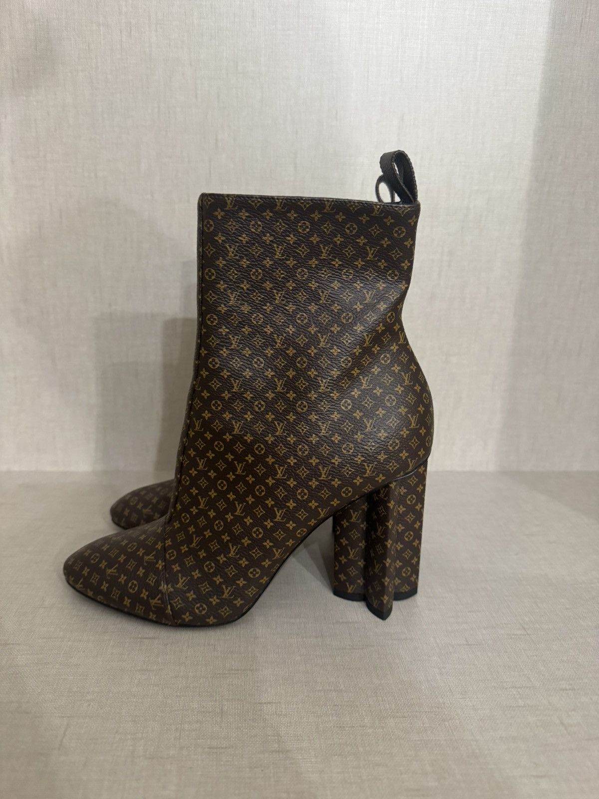 Louis Vuitton Luis Vuitton Nano Monogram Silhouette Ankle Boots Size 37 Size US 7 / IT 37 - 1 Thumbnail