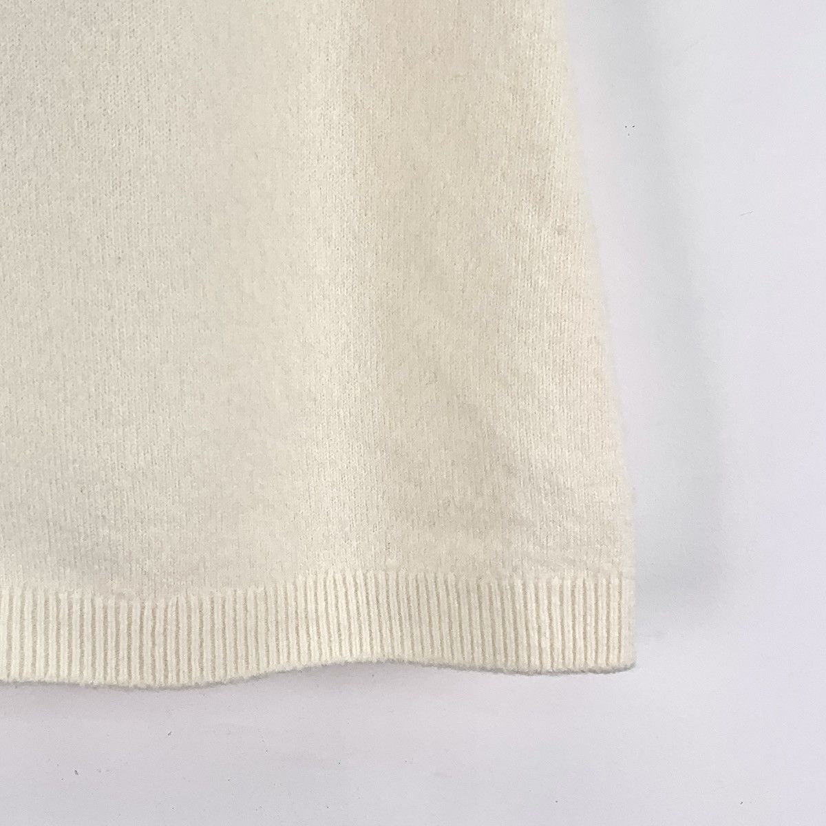 Louis Vuitton Louis Vuitton Beige Monogram Leather Label Skirt K26WX Size 28" / US 6 / IT 42 - 4 Thumbnail
