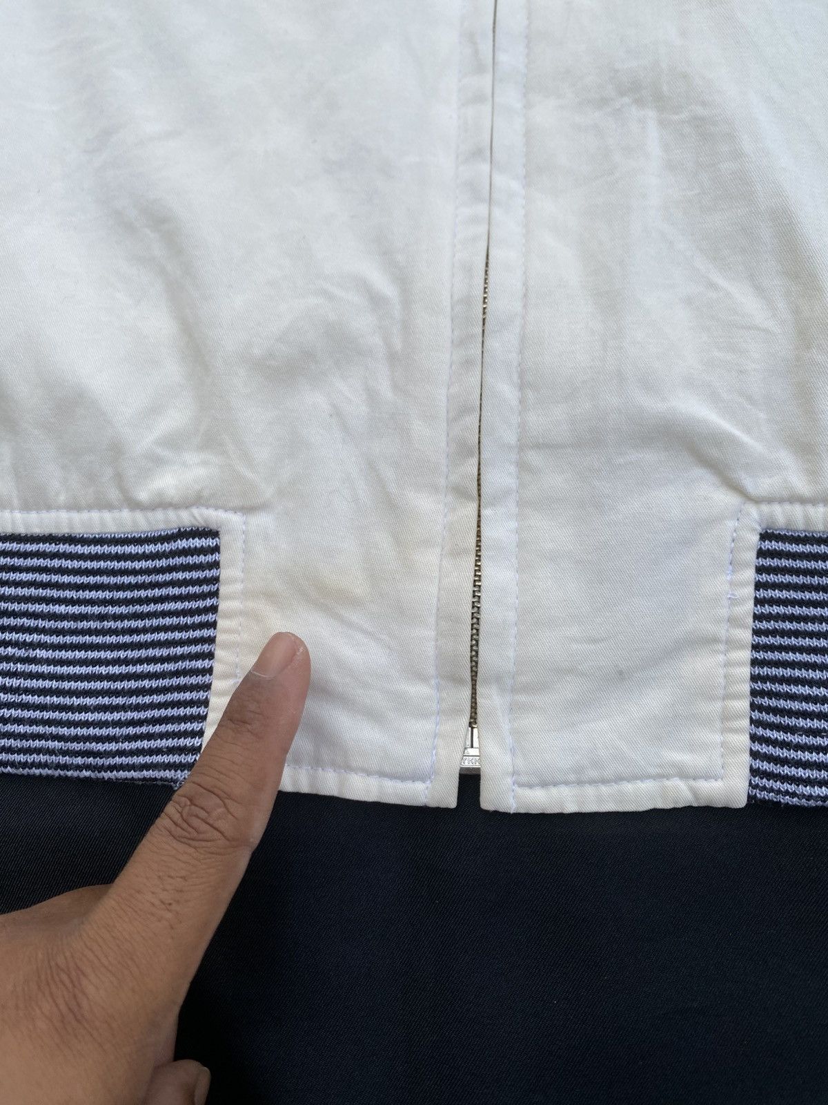 Valentino Rare Vintage Valentino Jeans Big Logo Cotton Jacket Size US M / EU 48-50 / 2 - 15 Thumbnail