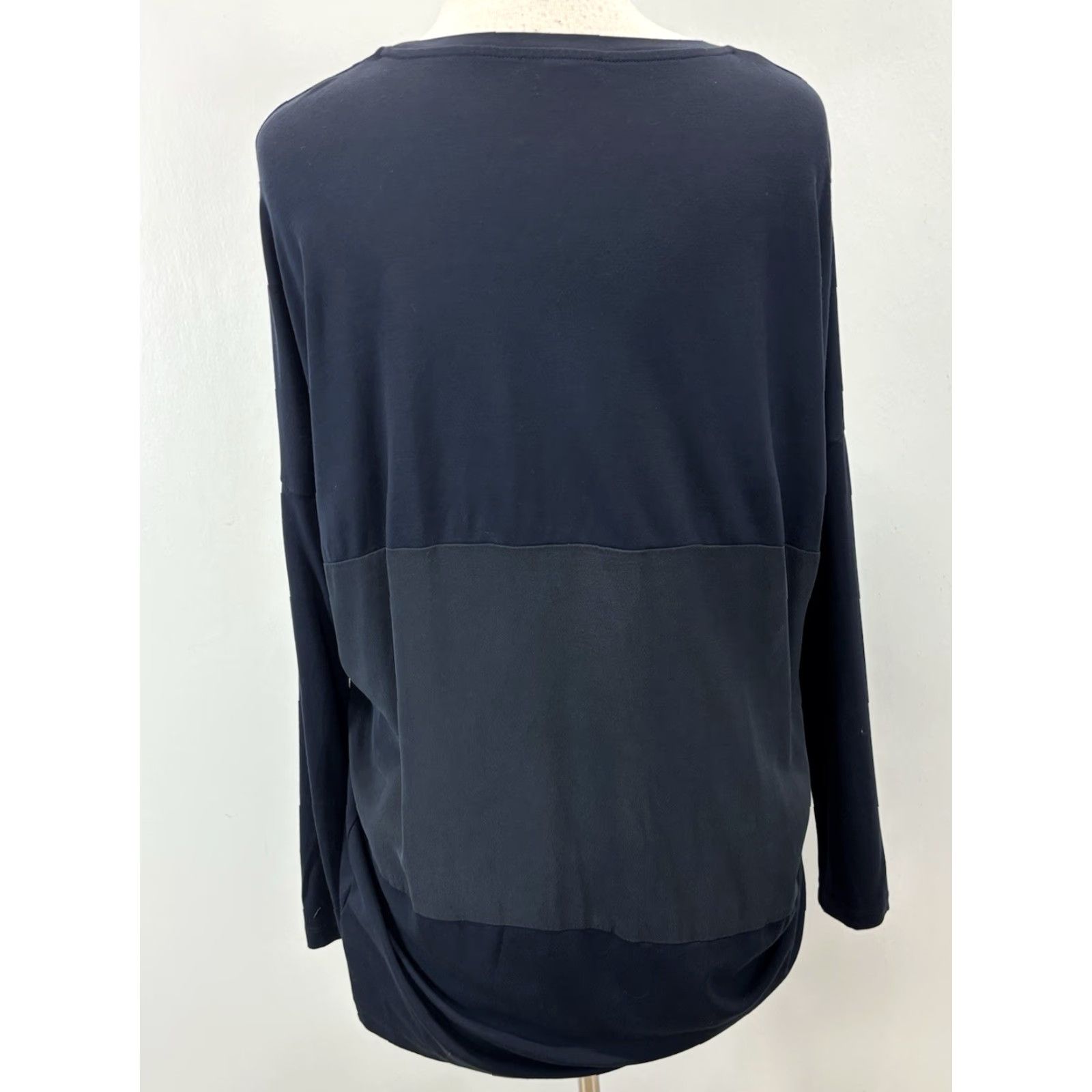 Cos COS casual Shirt Small Women Navy Blue Back Silk Panel Lagenlook Minimalist Silk Rayon Women's Small Casual Modern Size S / US 4 / IT 40 - 3 Thumbnail