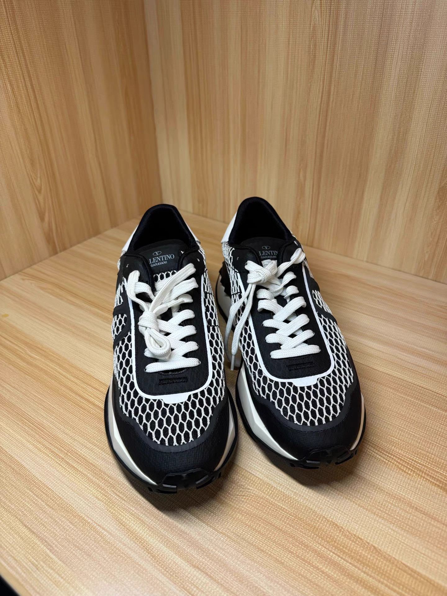 Valentino Valentino Double Layer Mesh Sneakers K6 Size US 8 / EU 41 - 2 Thumbnail