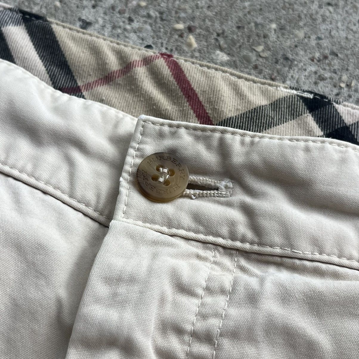 Burberry Burberry beige tech pocket cargo shorts Bermuda vintage Size US 30 / EU 46 - 10 Thumbnail