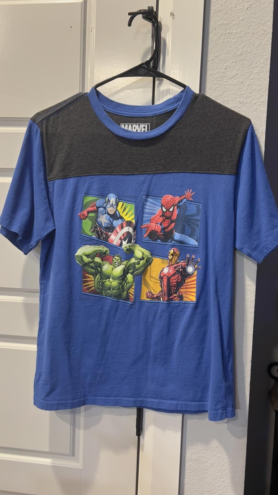 Marvel Comics Marvel Superheroes Graphic T-Shirt - XXL (18) Size US XXL / EU 58 / 5 - 1 Thumbnail