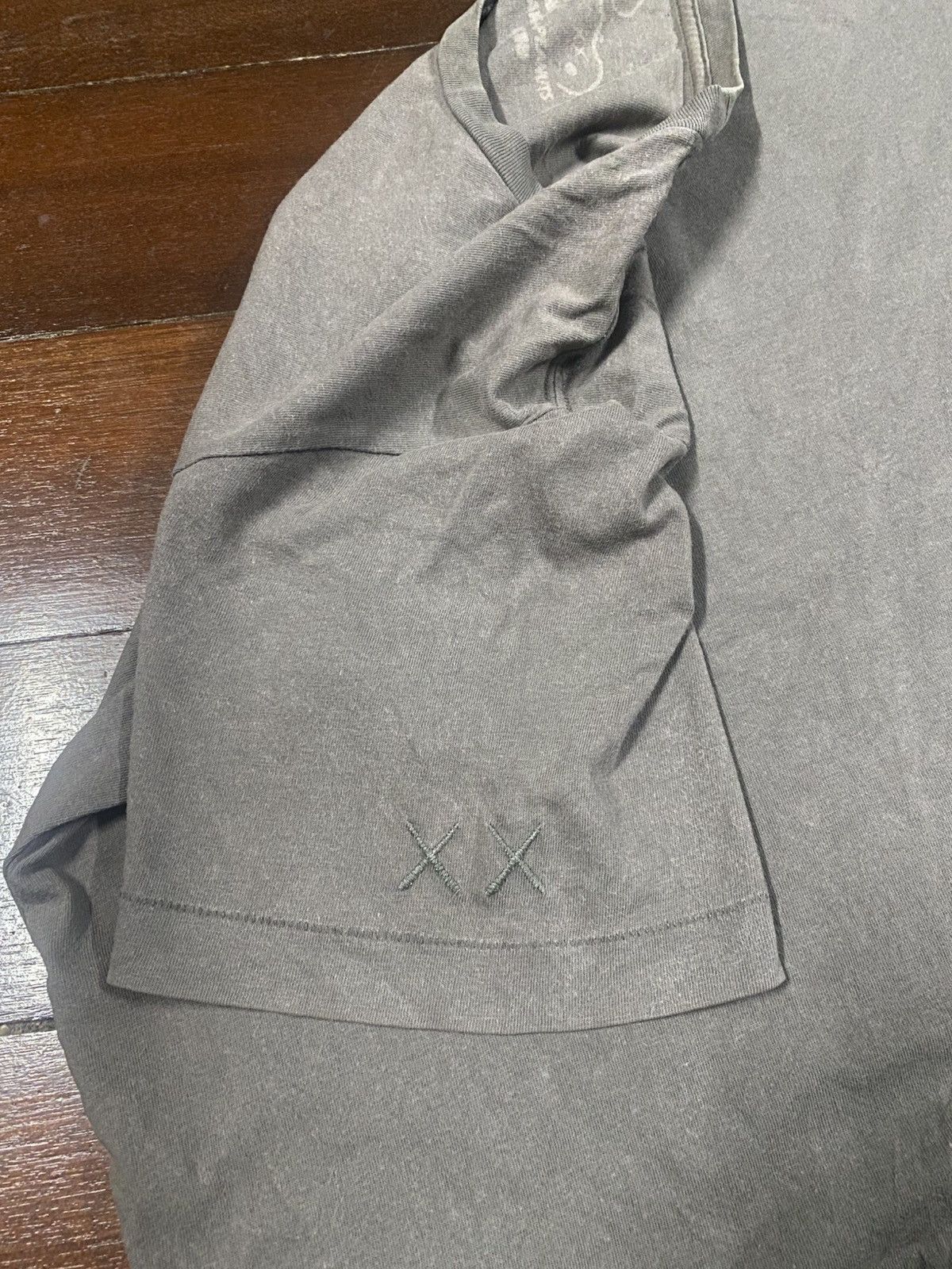 Kaws Rare Uniqlo x Kaws Snoopy Shirt over print Size US L / EU 52-54 / 3 - 7 Thumbnail