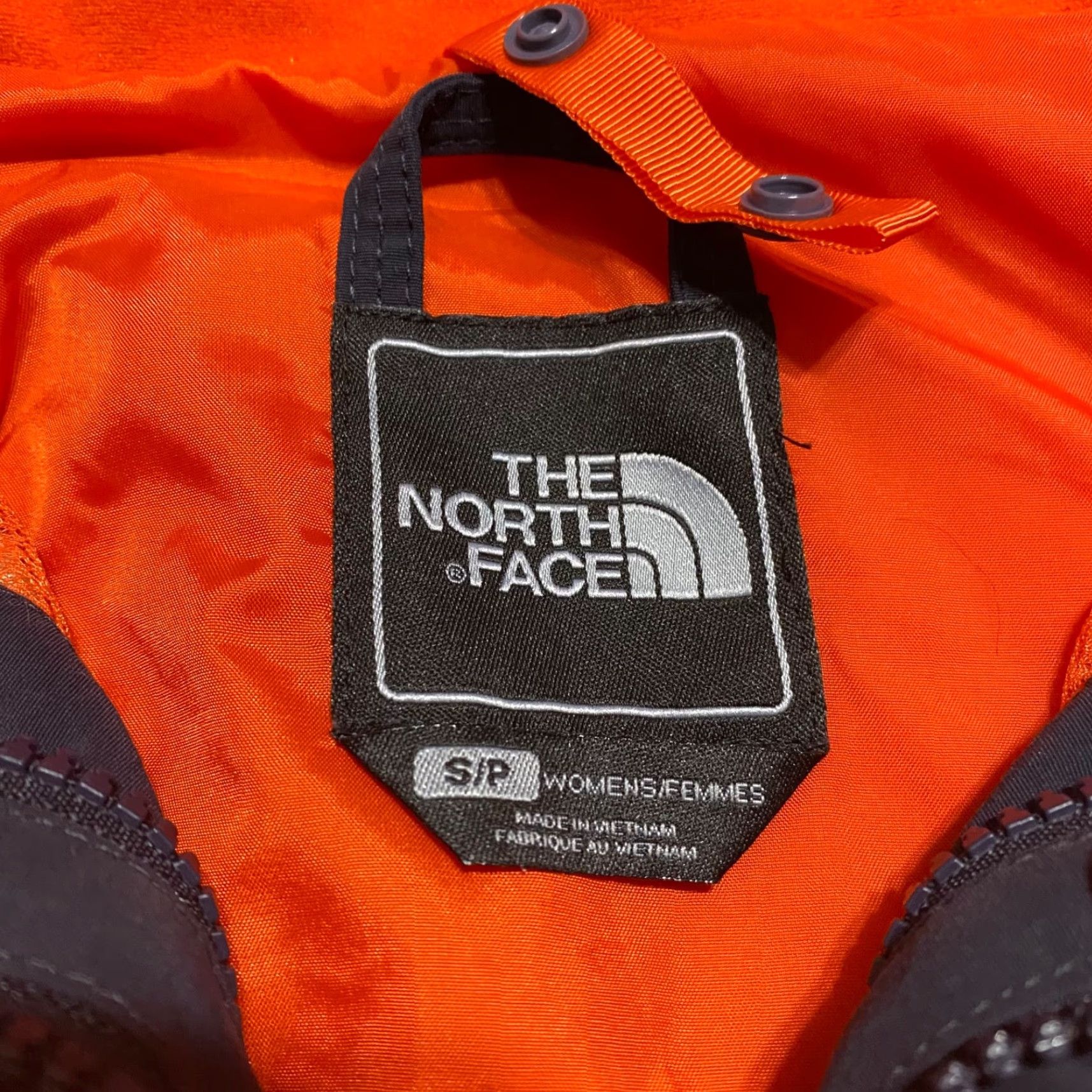 The North Face The North Face HyVent Jacket Womens Small Multicolor Colorblock Windbreaker Hood Size S / US 4 / IT 40 - 3 Thumbnail