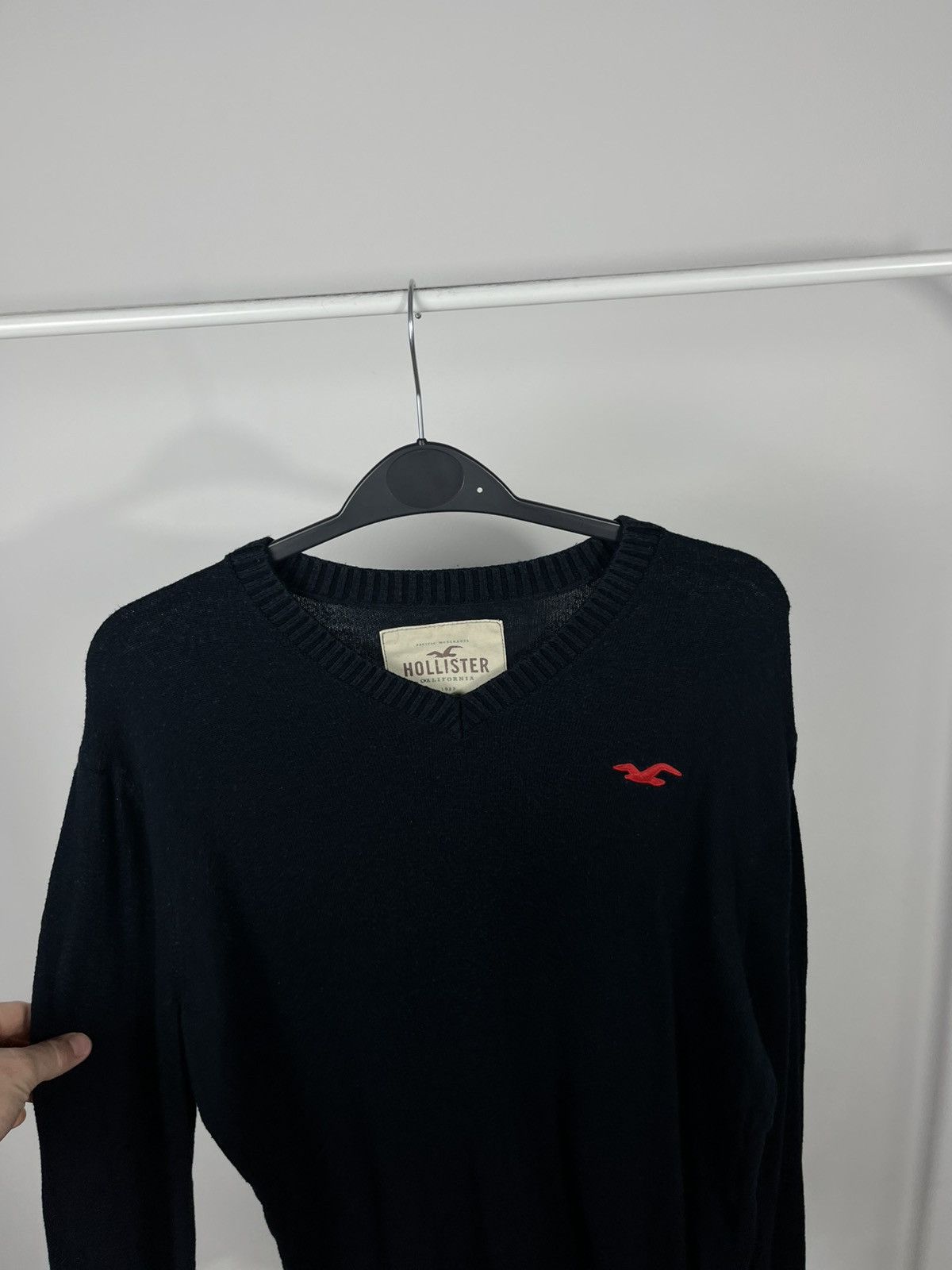 Hollister Hollister Black V Neck Knit Sweater Men’s Size M Logo Size US M / EU 48-50 / 2 - 5 Thumbnail