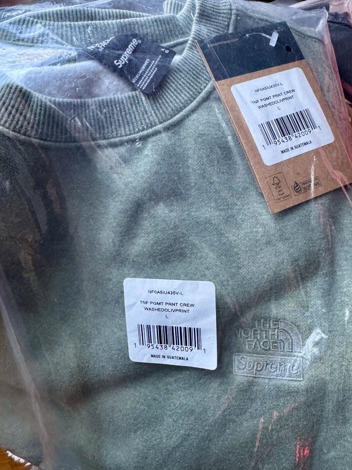 Supreme × The North Face Supreme X The North Face Washed Pigment Crewneck Size US L / EU 52-54 / 3 - 2 Thumbnail